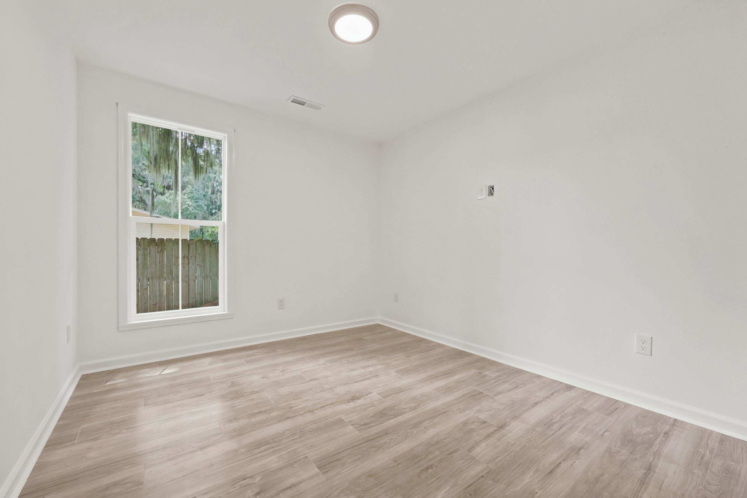 403 Bayview Dr. Property Photo 15