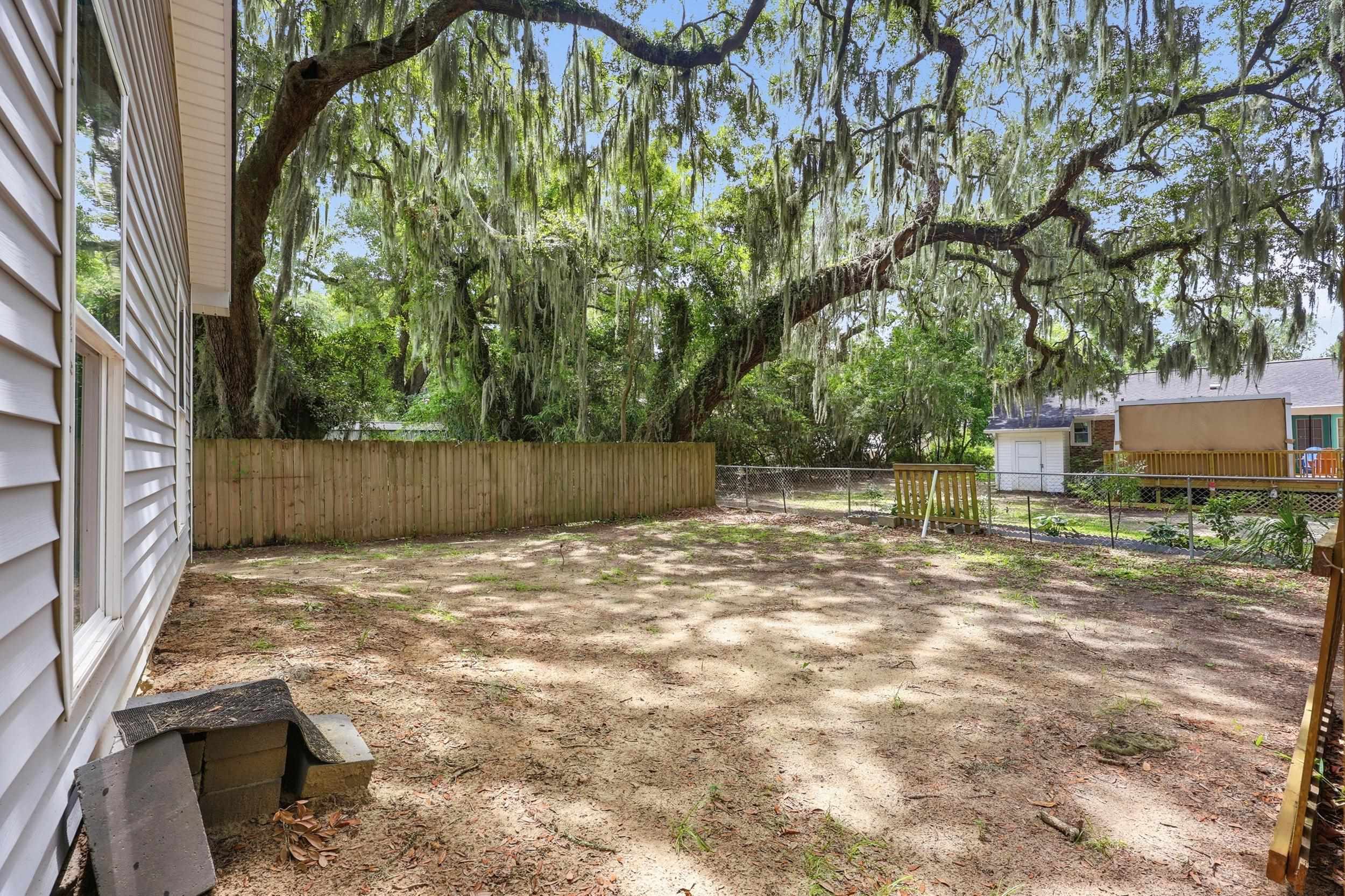 403 Bayview Dr. Property Photo 18