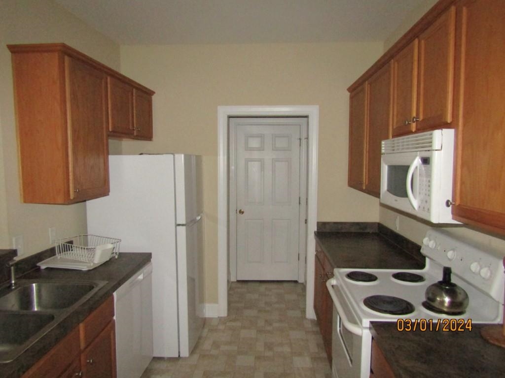 2057 Silvercrest Dr. Property Photo 5