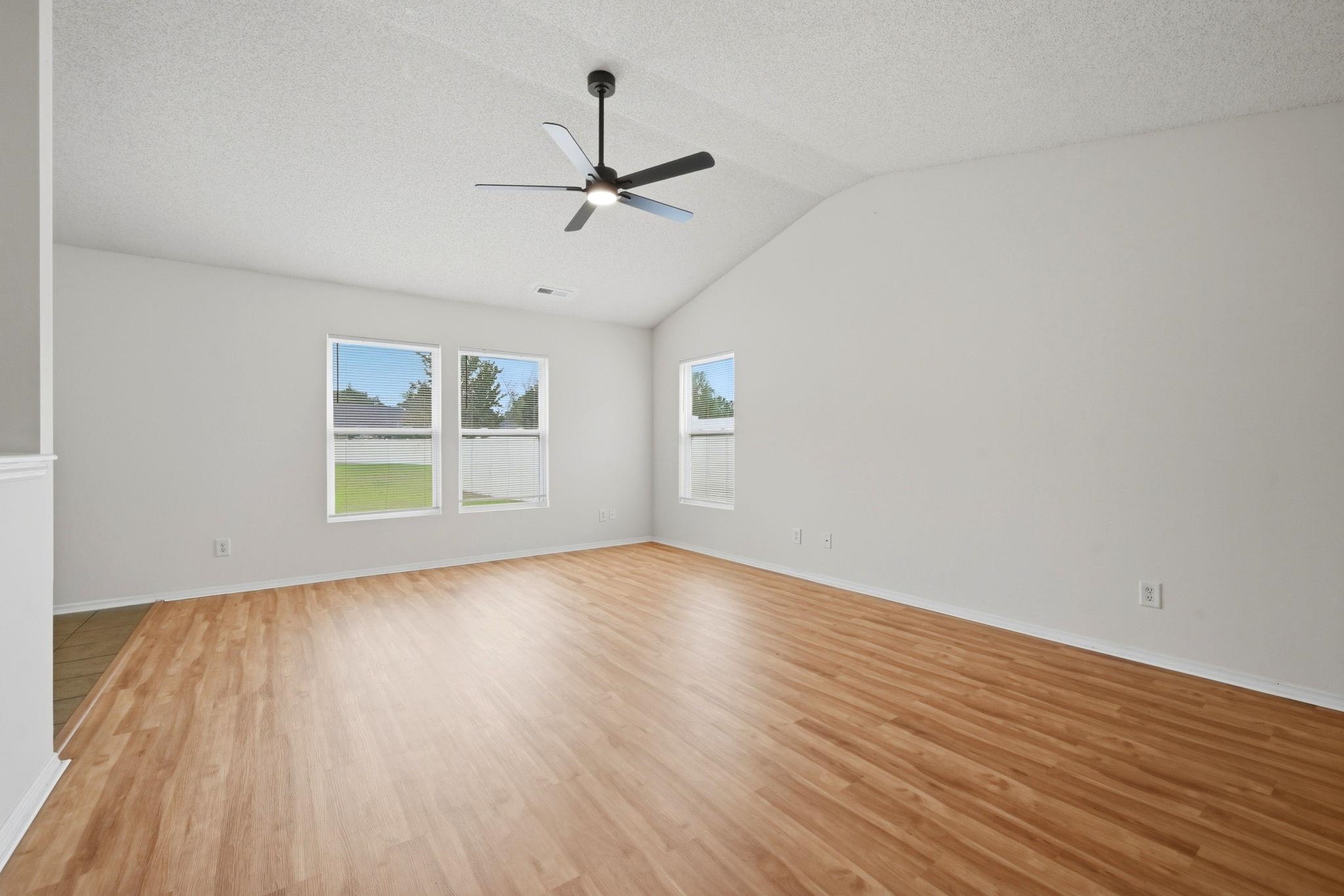 292 Bellegrove Dr. Property Photo 10