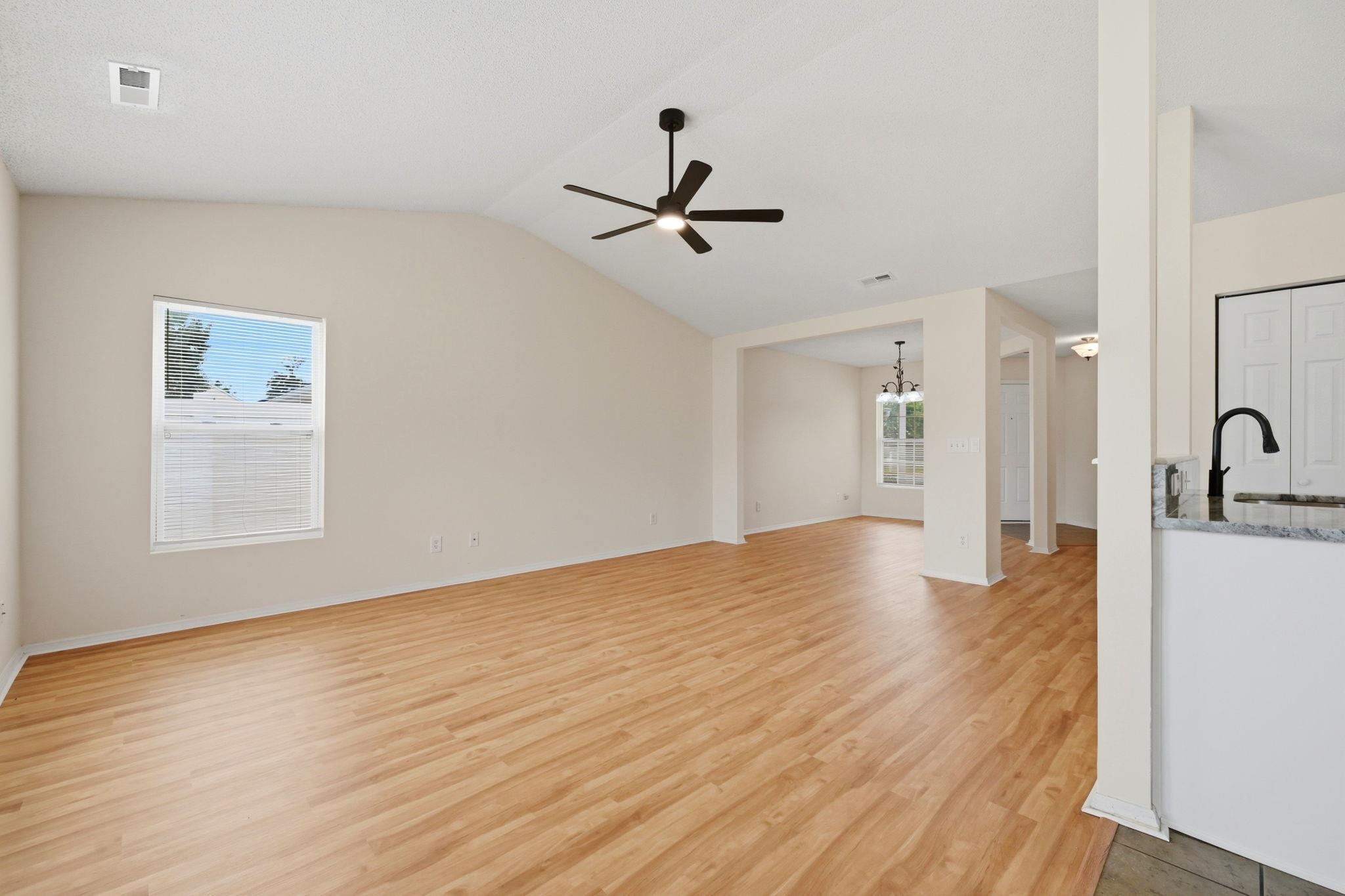292 Bellegrove Dr. Property Photo 11