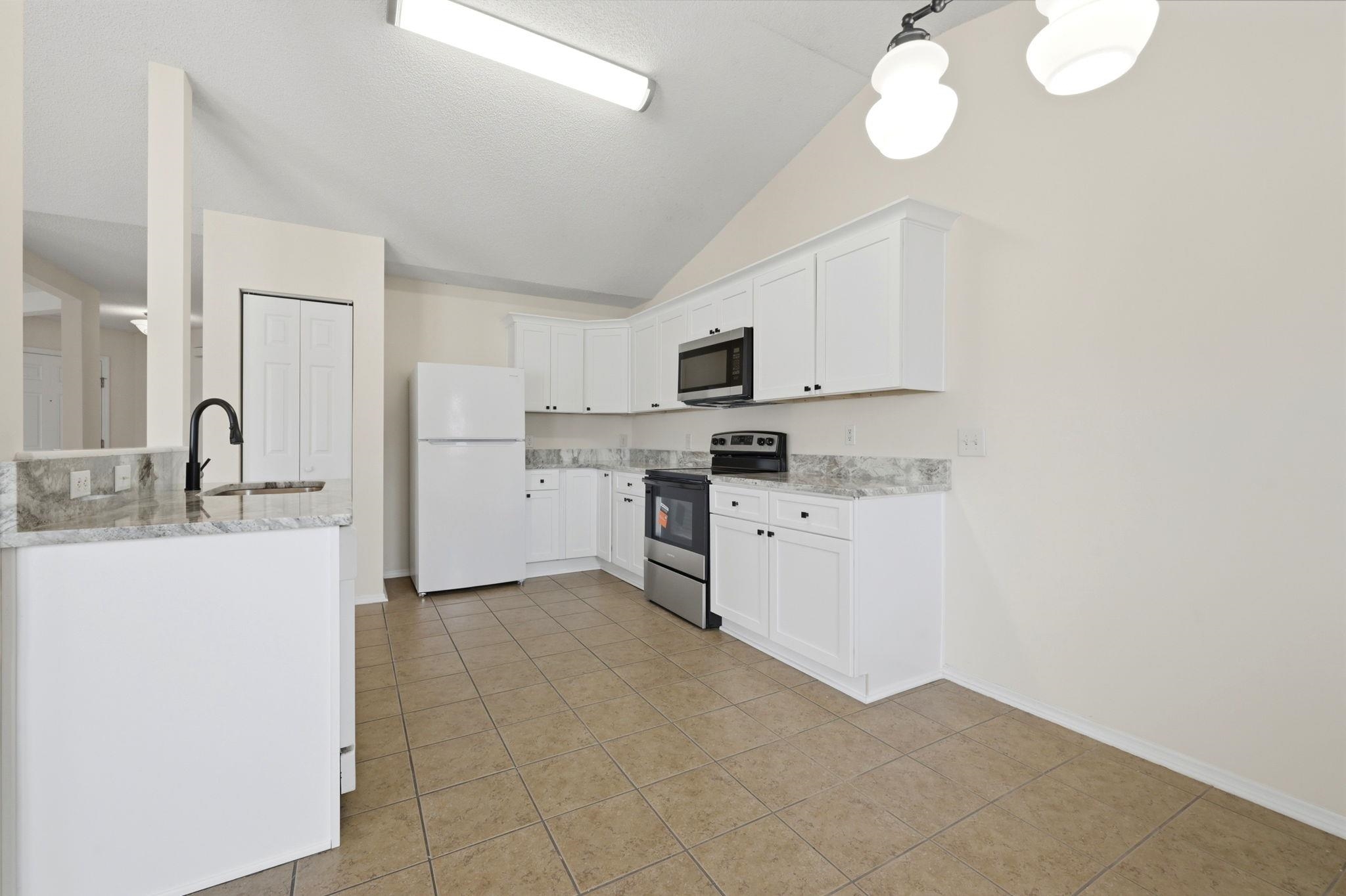 292 Bellegrove Dr. Property Photo 13