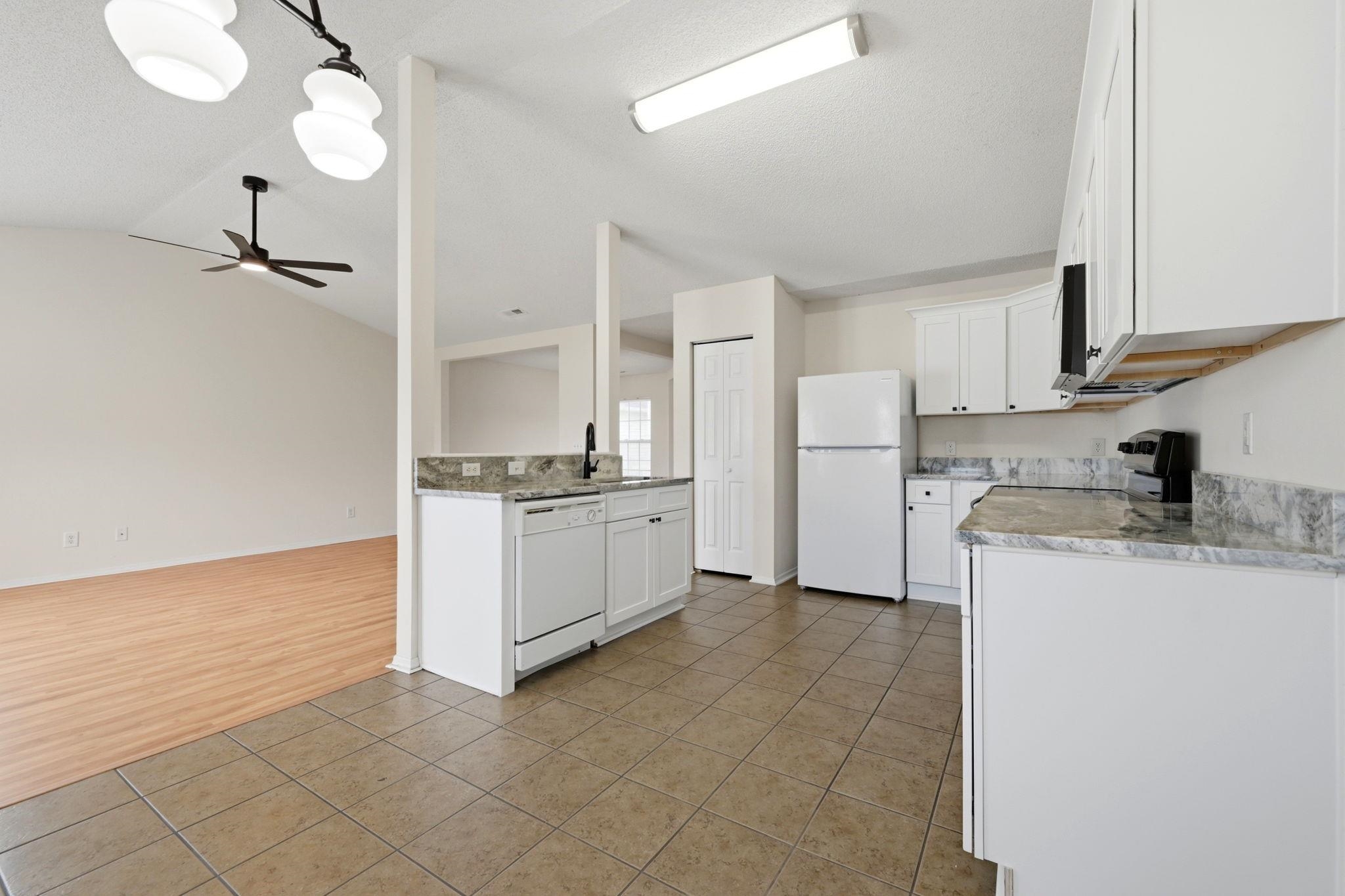 292 Bellegrove Dr. Property Photo 14