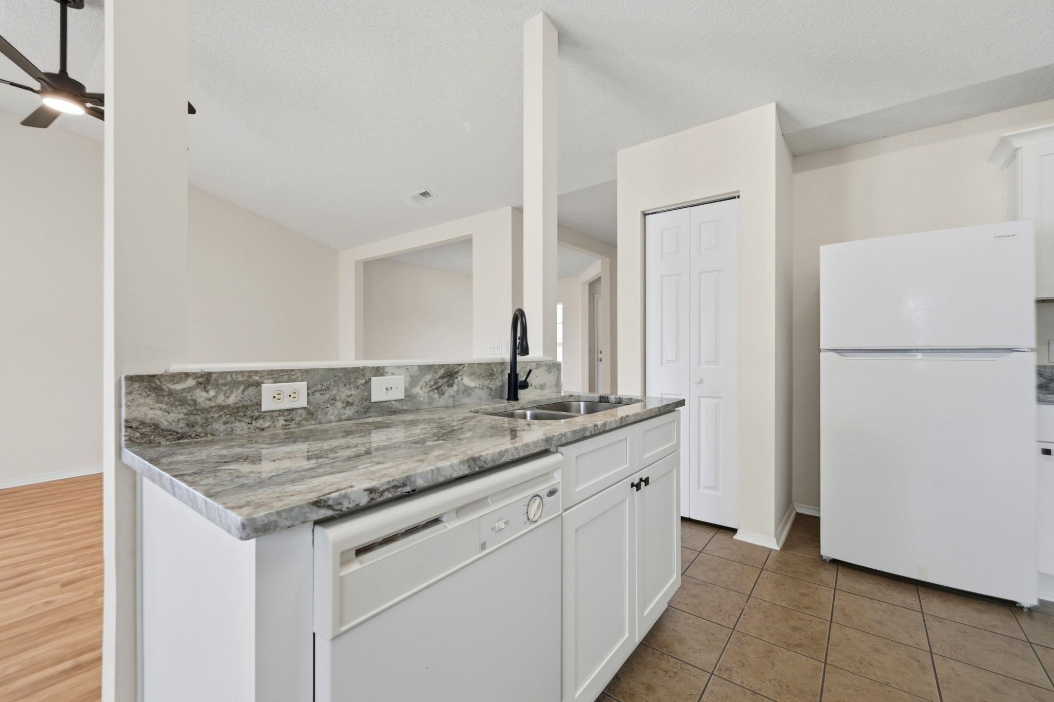 292 Bellegrove Dr. Property Photo 16