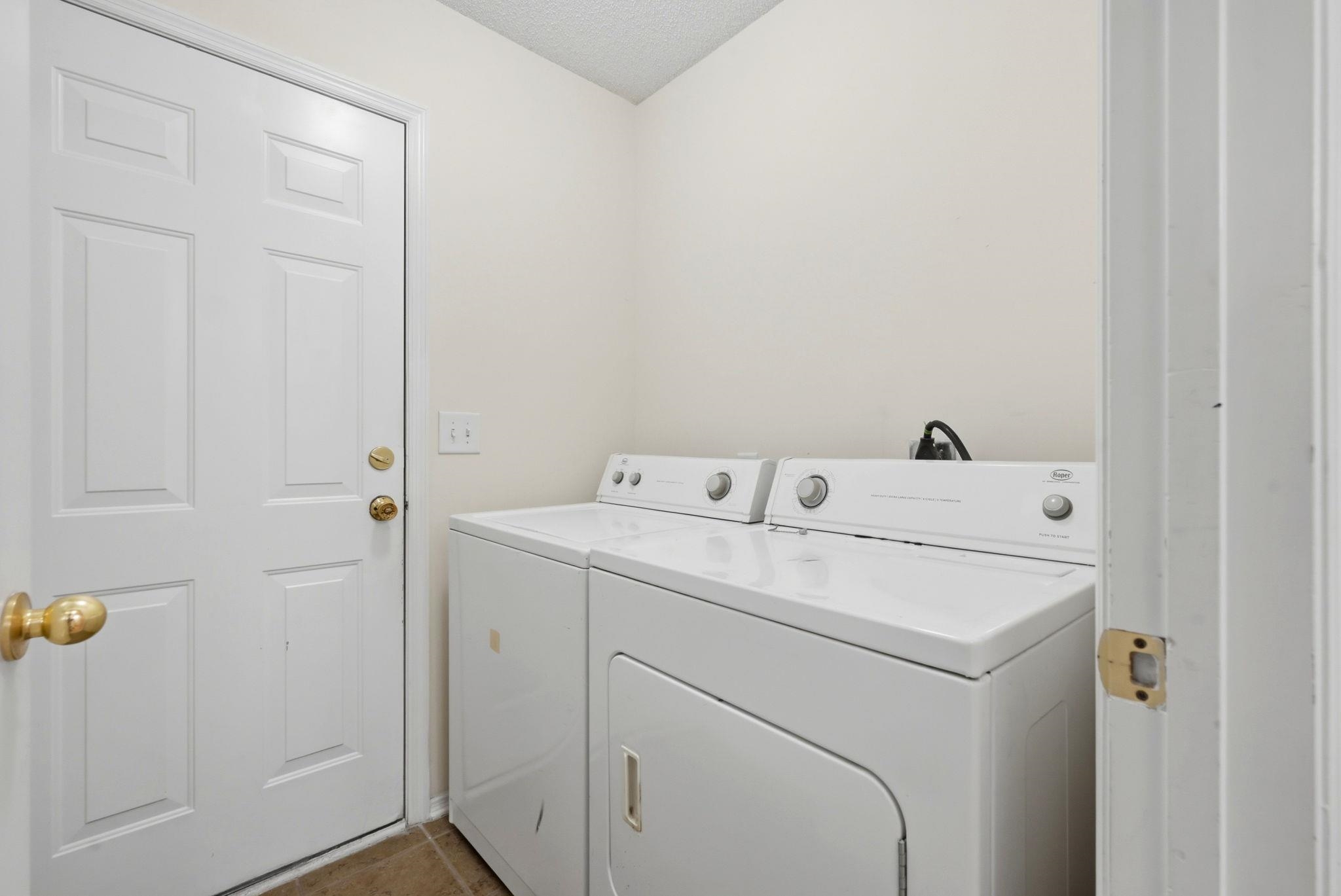 292 Bellegrove Dr. Property Photo 28