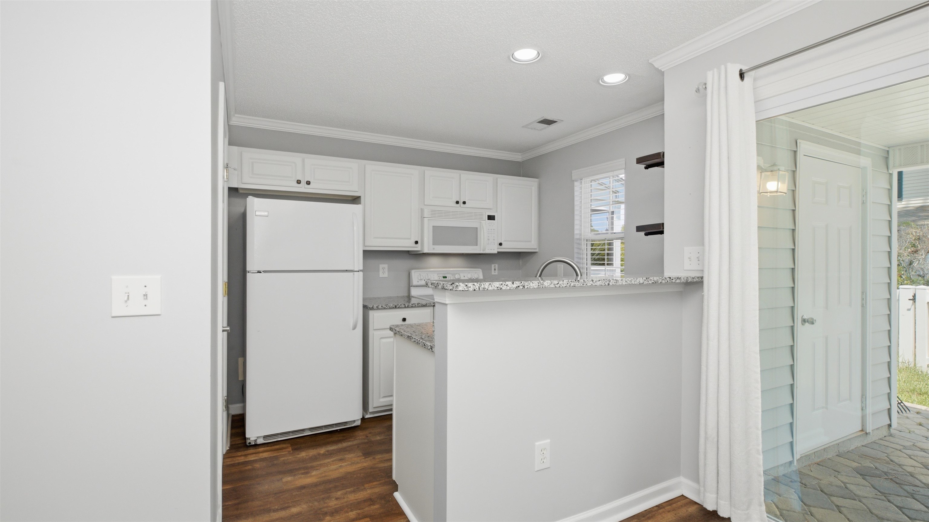 3586 Evergreen Way Property Photo 12