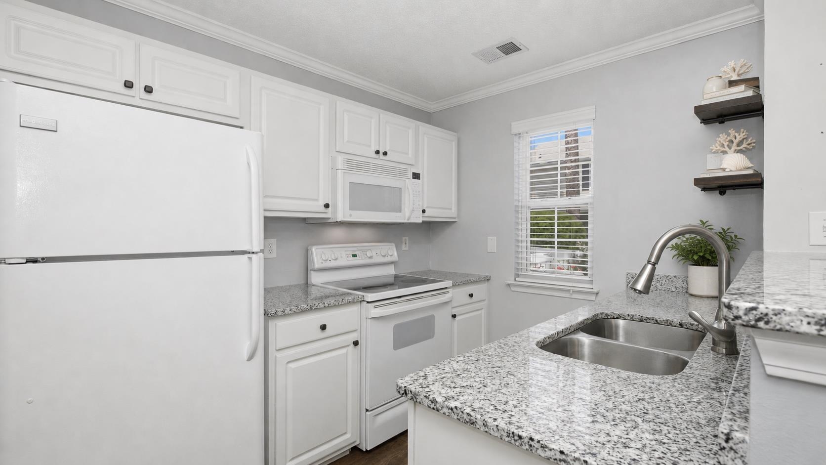 3586 Evergreen Way Property Photo 13