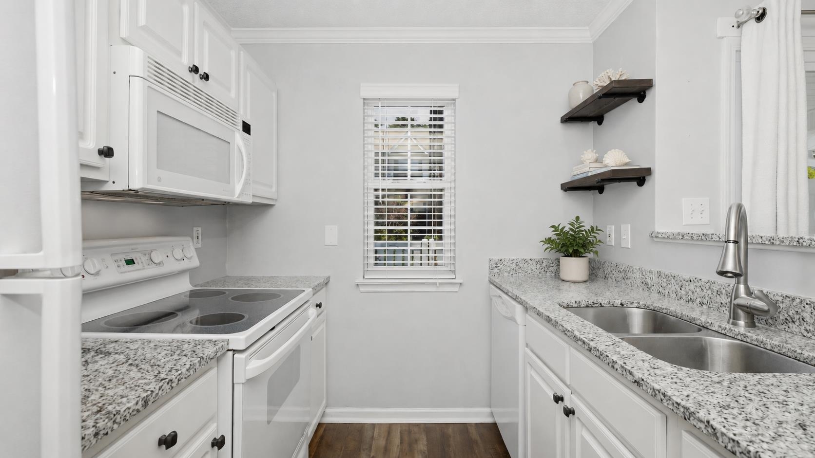3586 Evergreen Way Property Photo 14