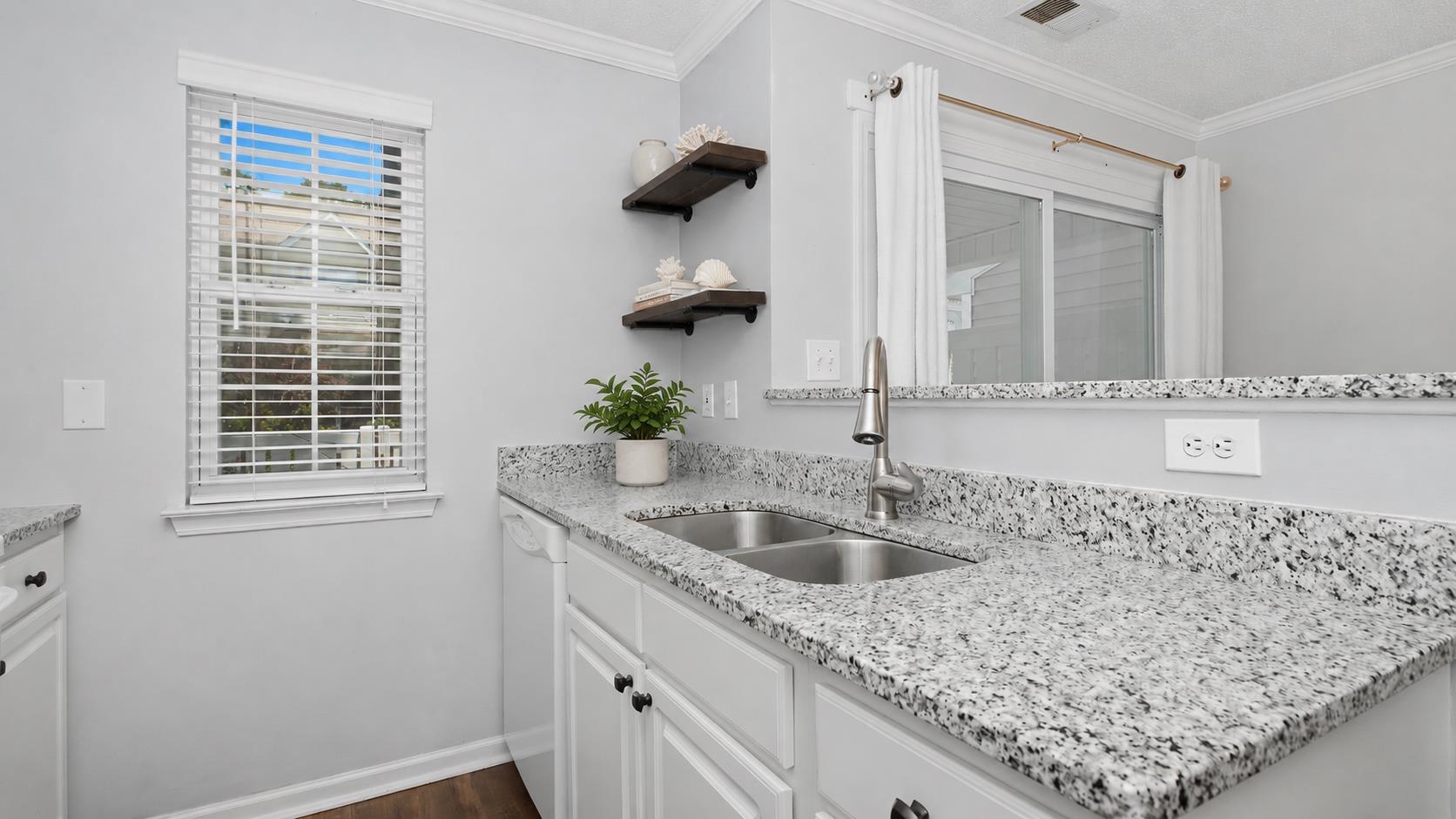 3586 Evergreen Way Property Photo 15