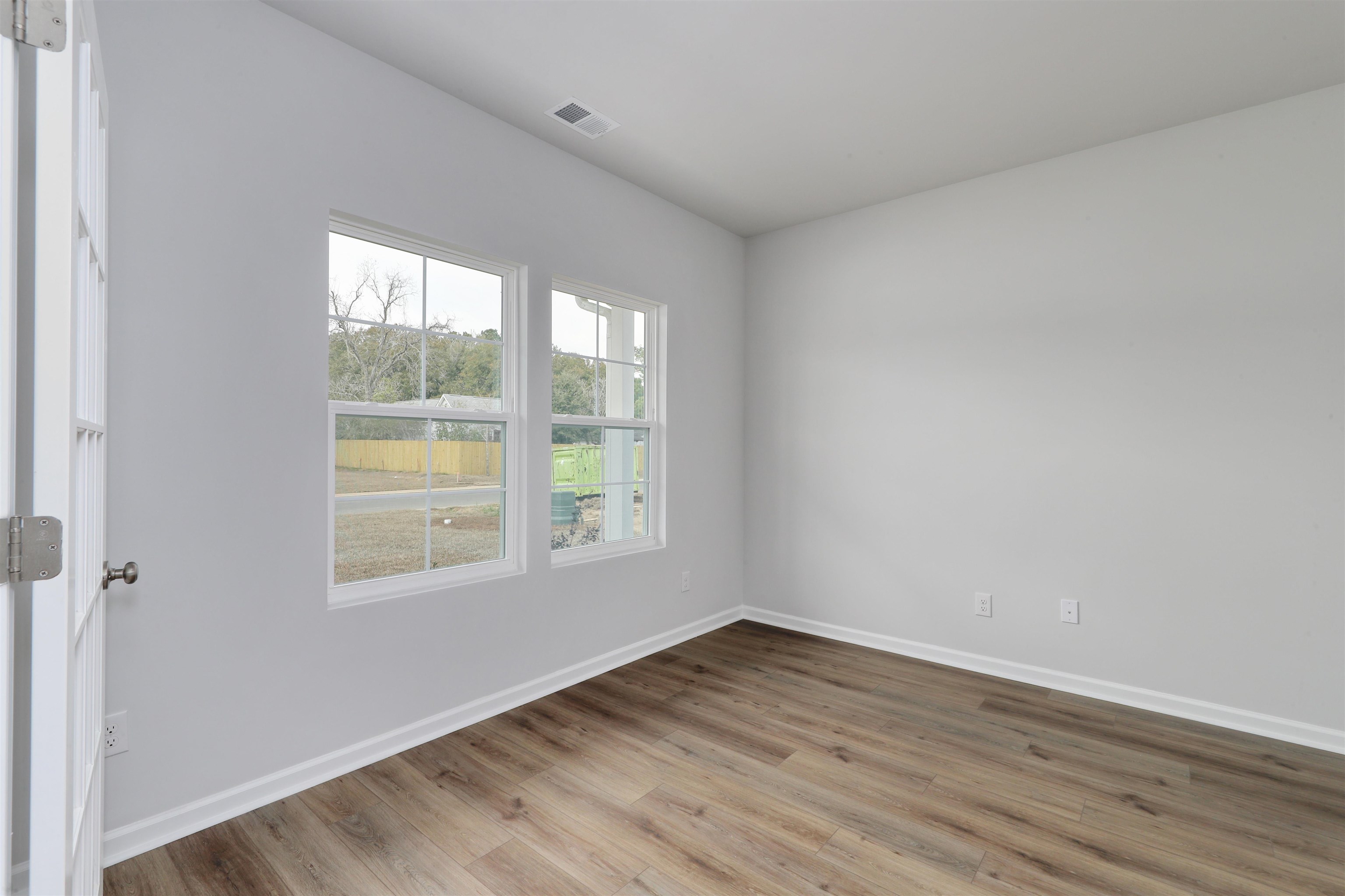 415 Atamasco Ct. Property Photo 4