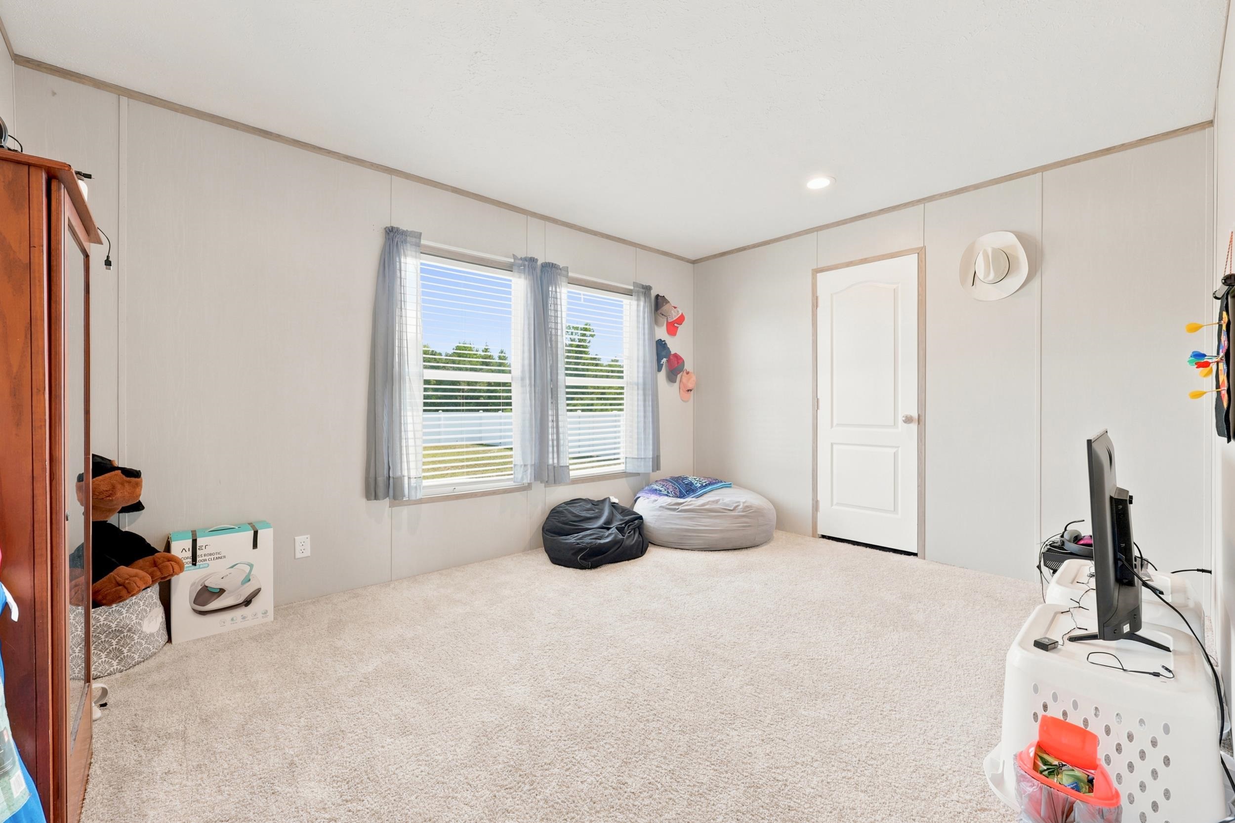 10072 Hardwick Rd. Property Photo 23