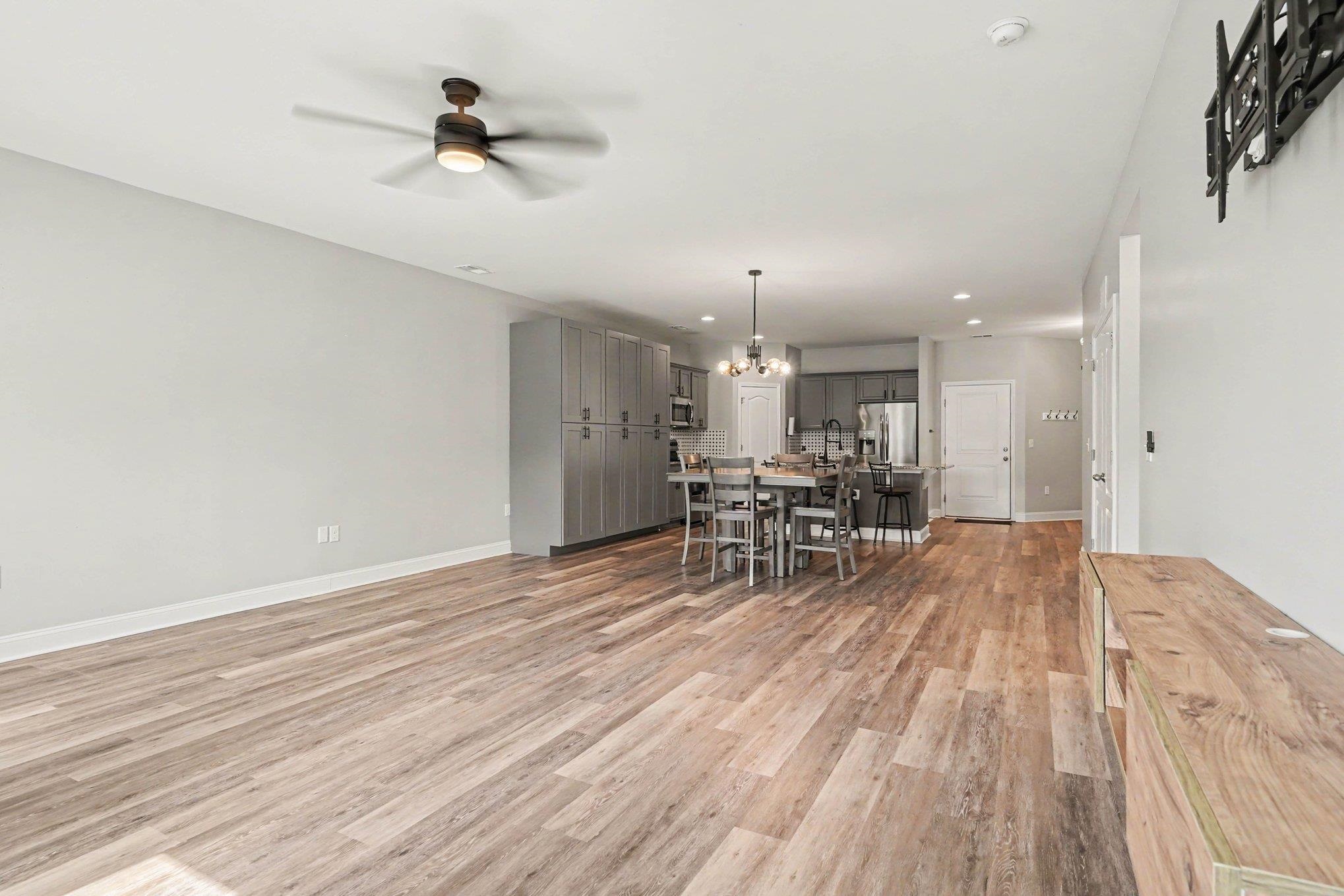 3042 Honey Clover Ct. Property Photo 8