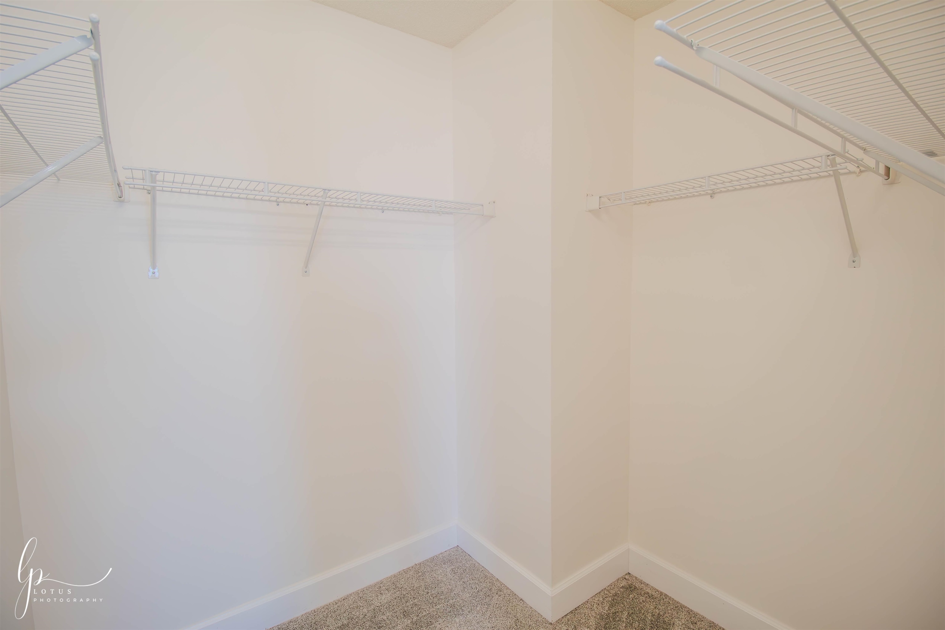 4271 Parkway Ln. Property Photo 6