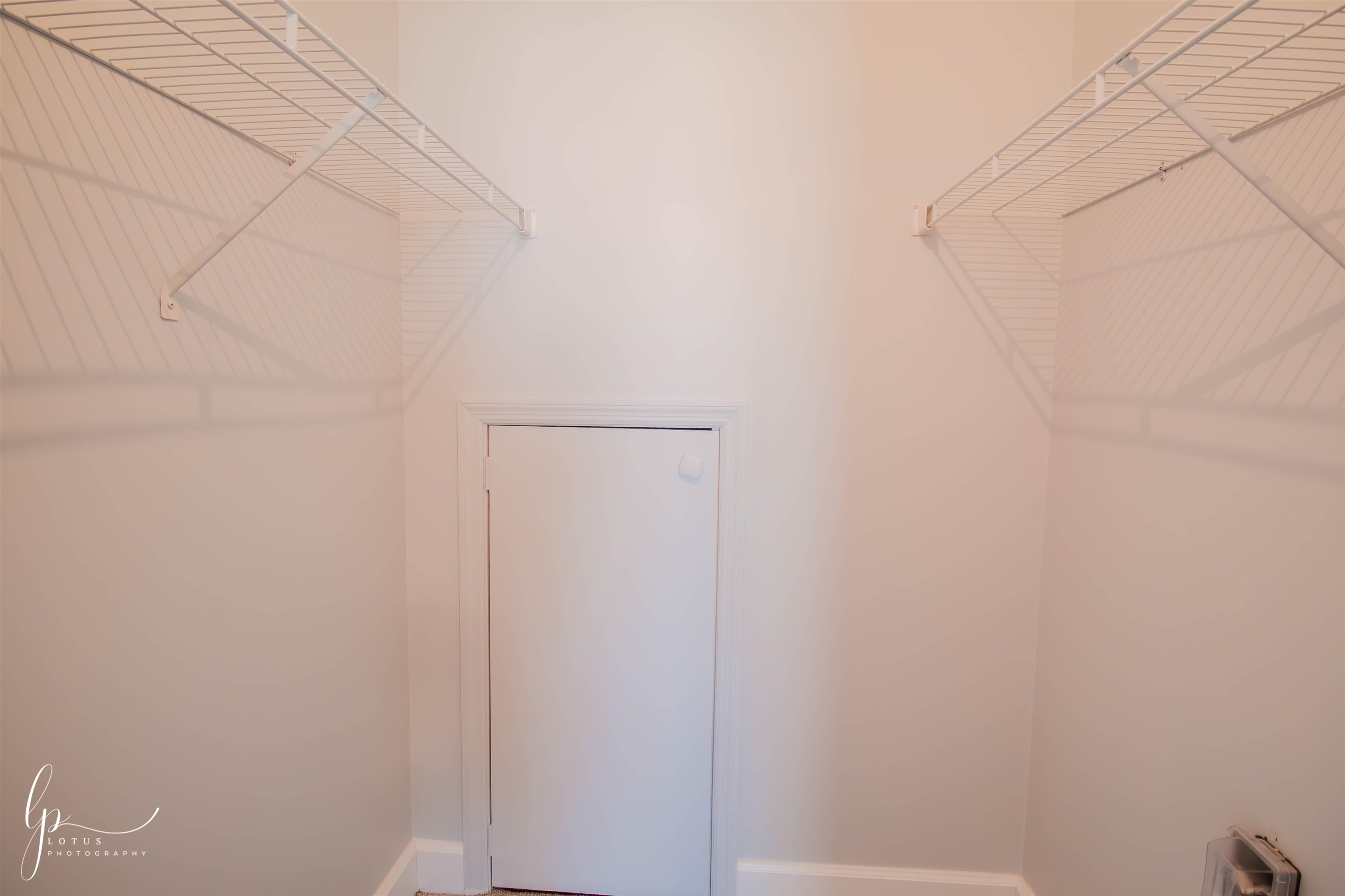 4271 Parkway Ln. Property Photo 10