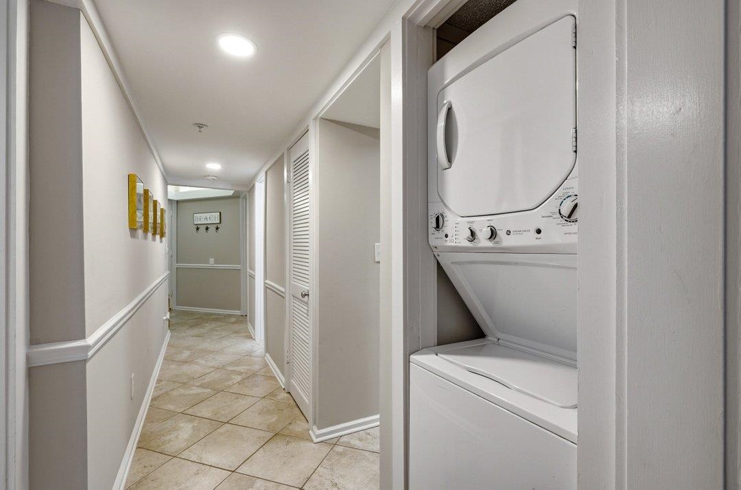 415 Ocean Creek Dr. Property Photo 12