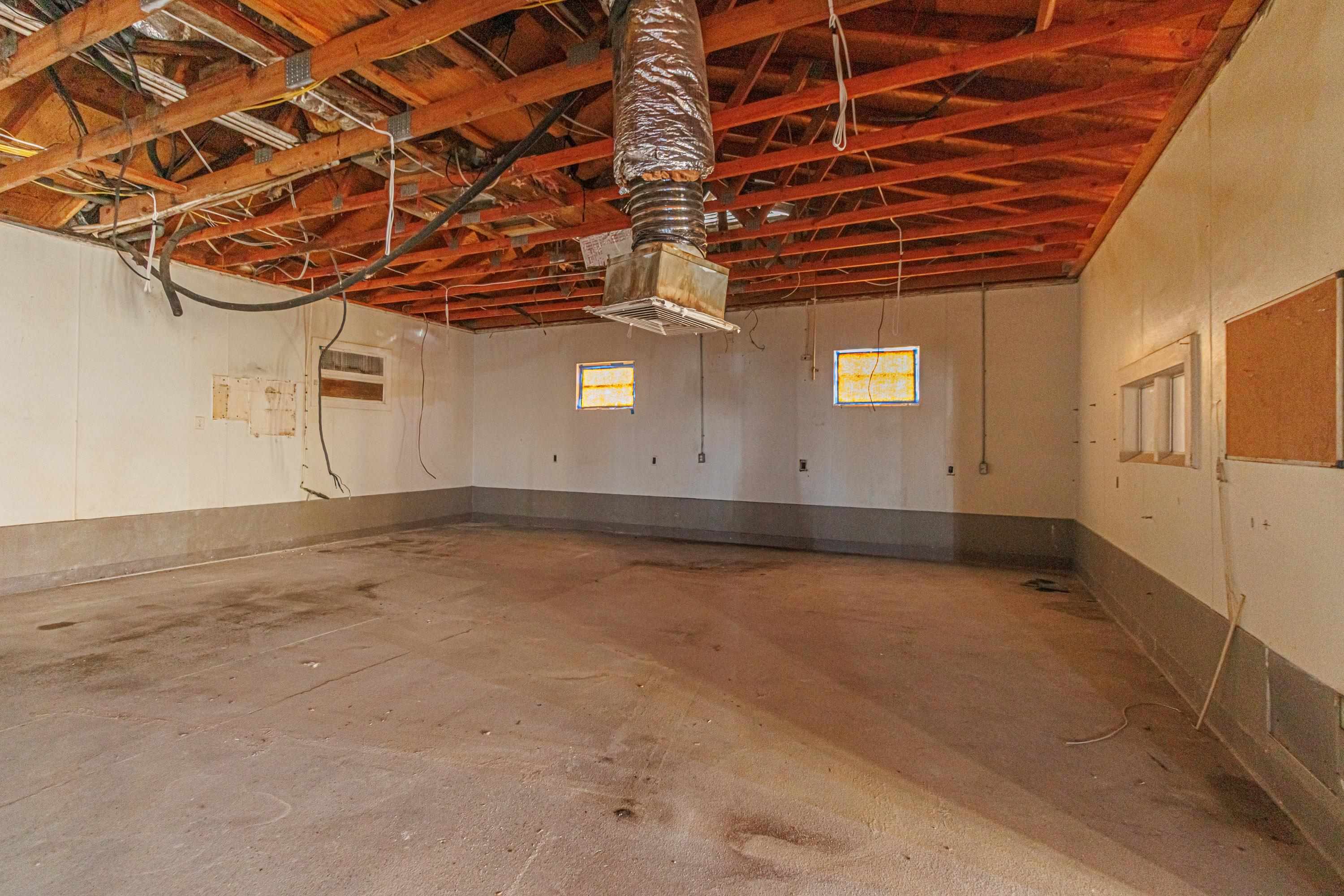 100 S Kings Hwy. Property Photo 10