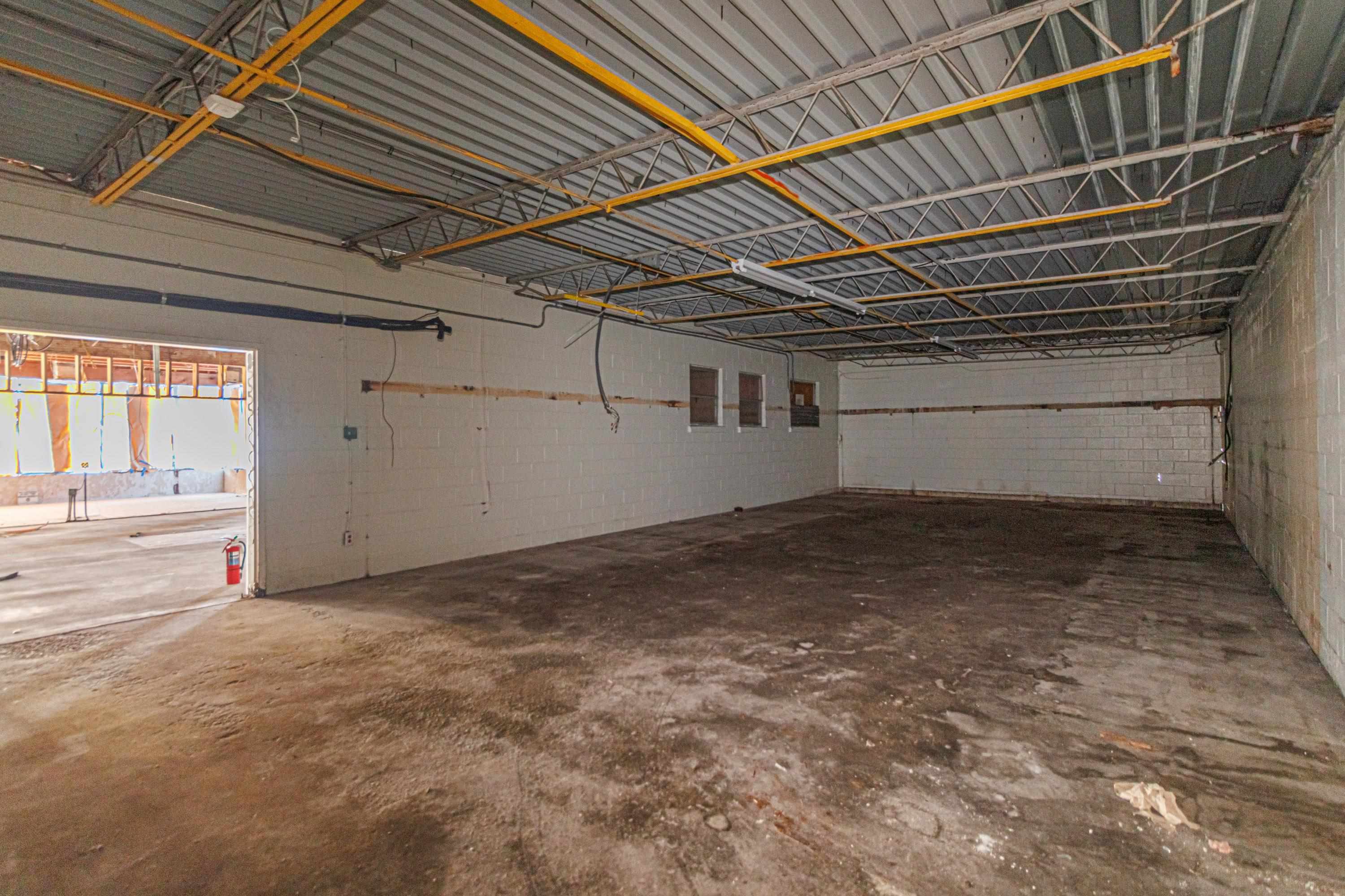 100 S Kings Hwy. Property Photo 21