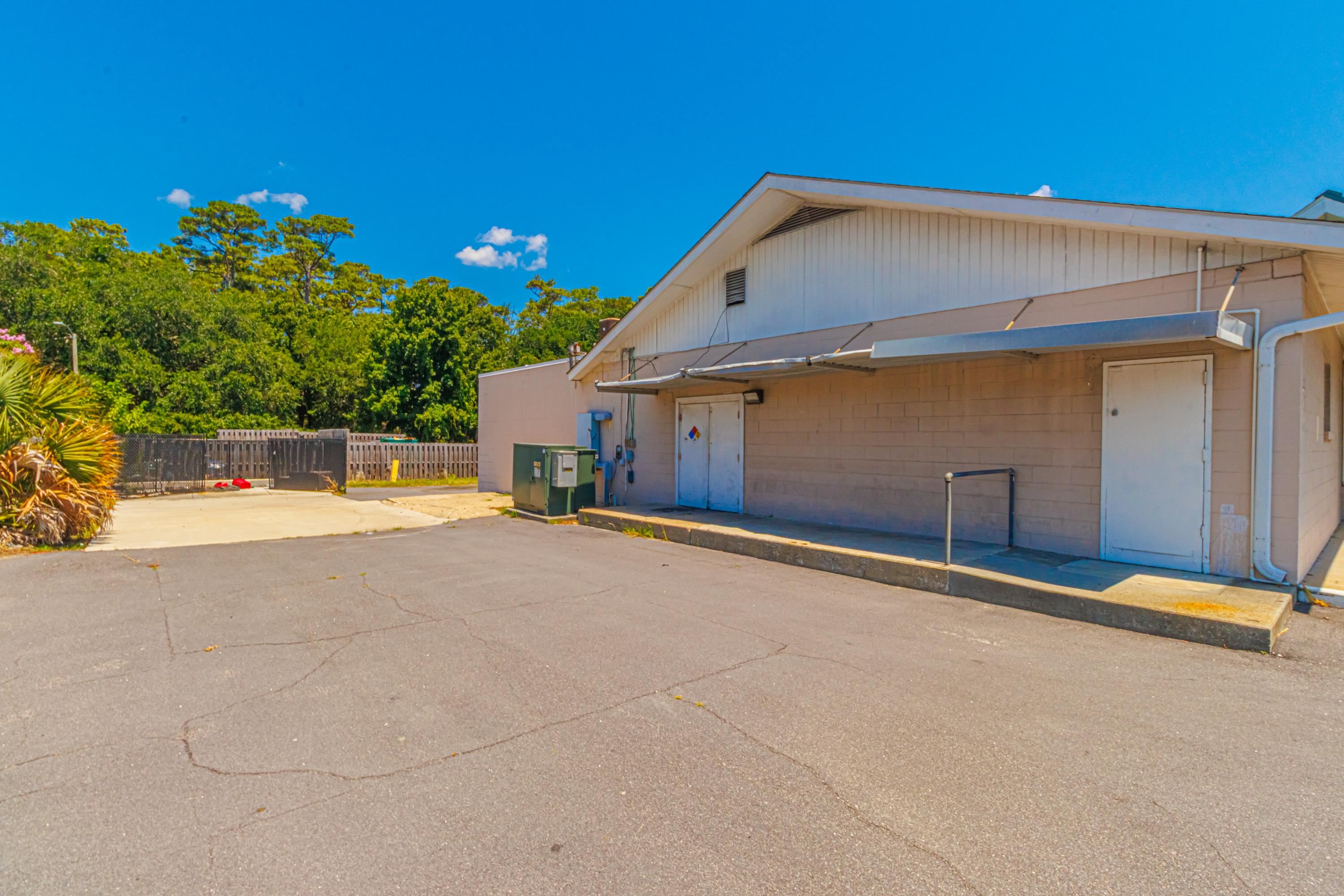 100 S Kings Hwy. Property Photo 26