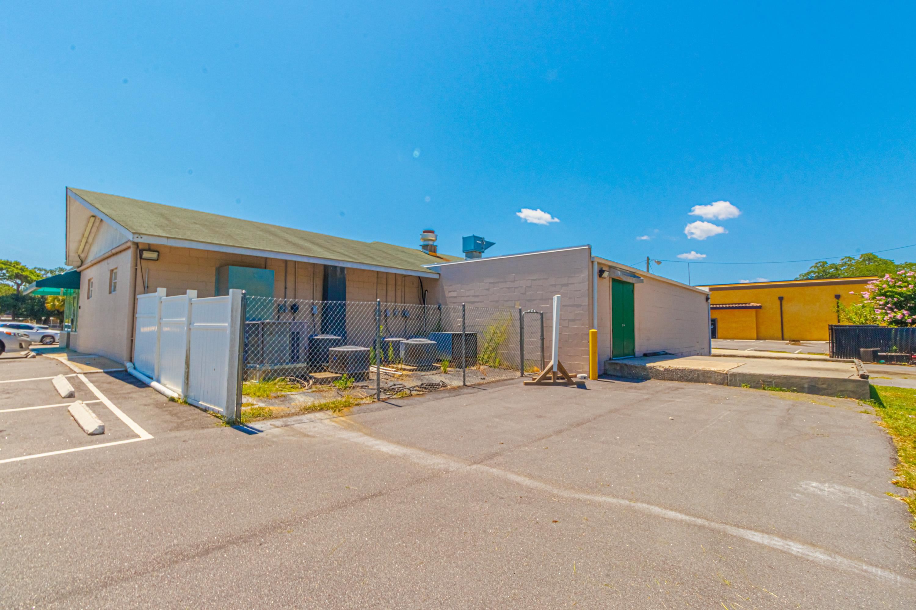 100 S Kings Hwy. Property Photo 29