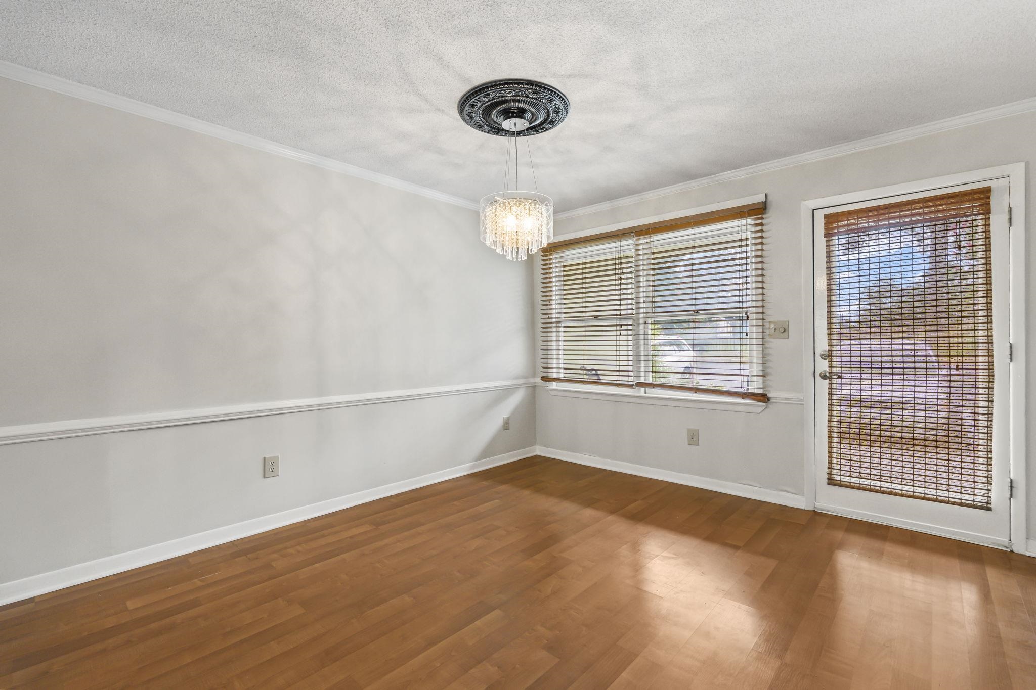 802 Myrtle Ct. Property Photo 5
