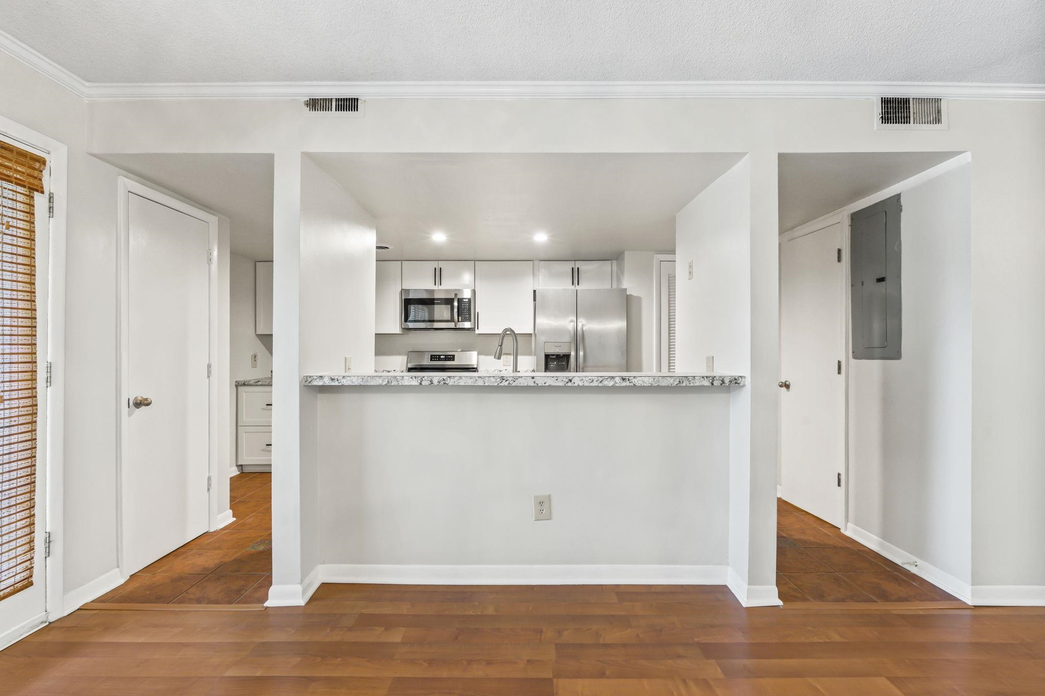 802 Myrtle Ct. Property Photo 10