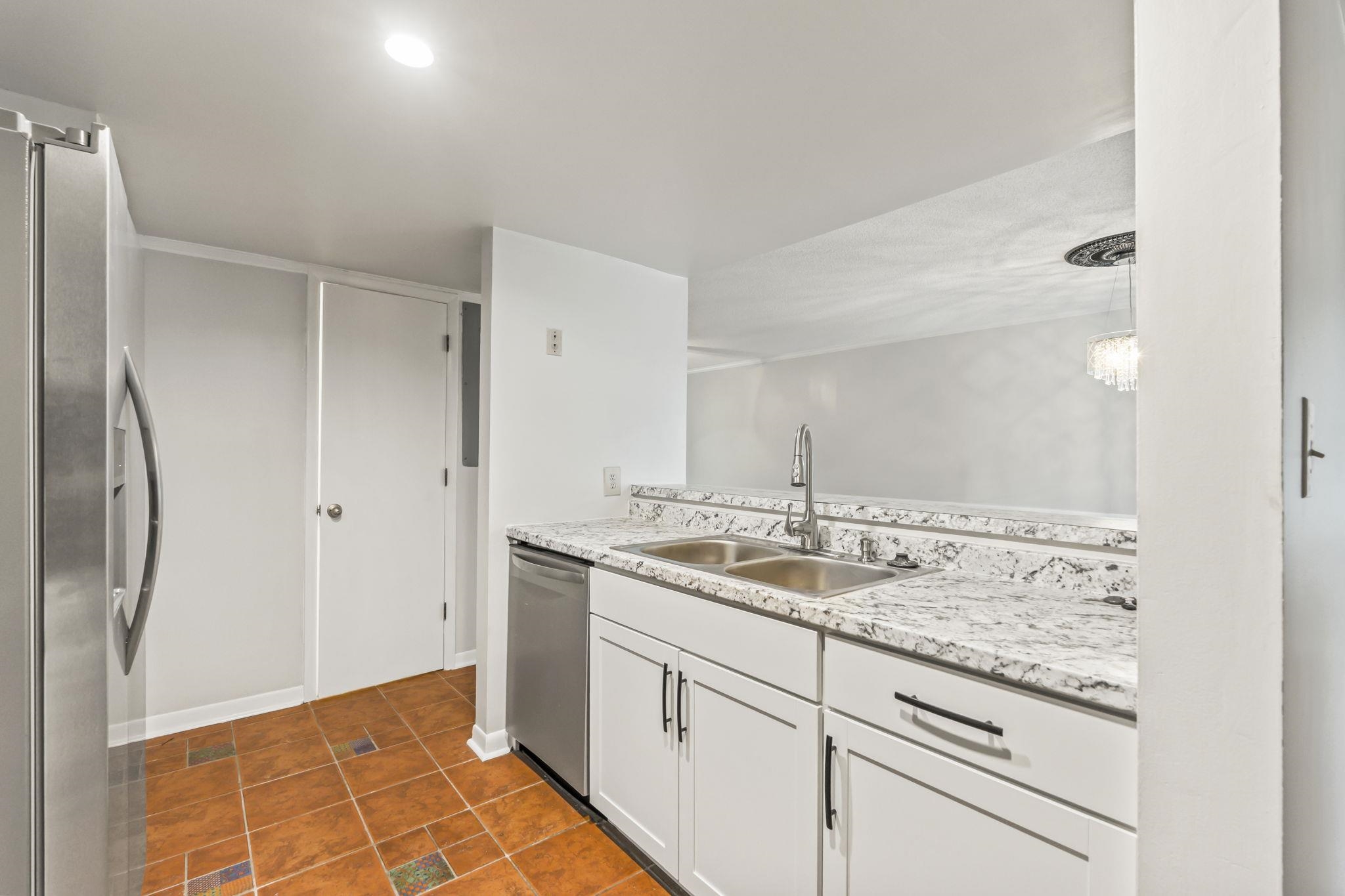 802 Myrtle Ct. Property Photo 13