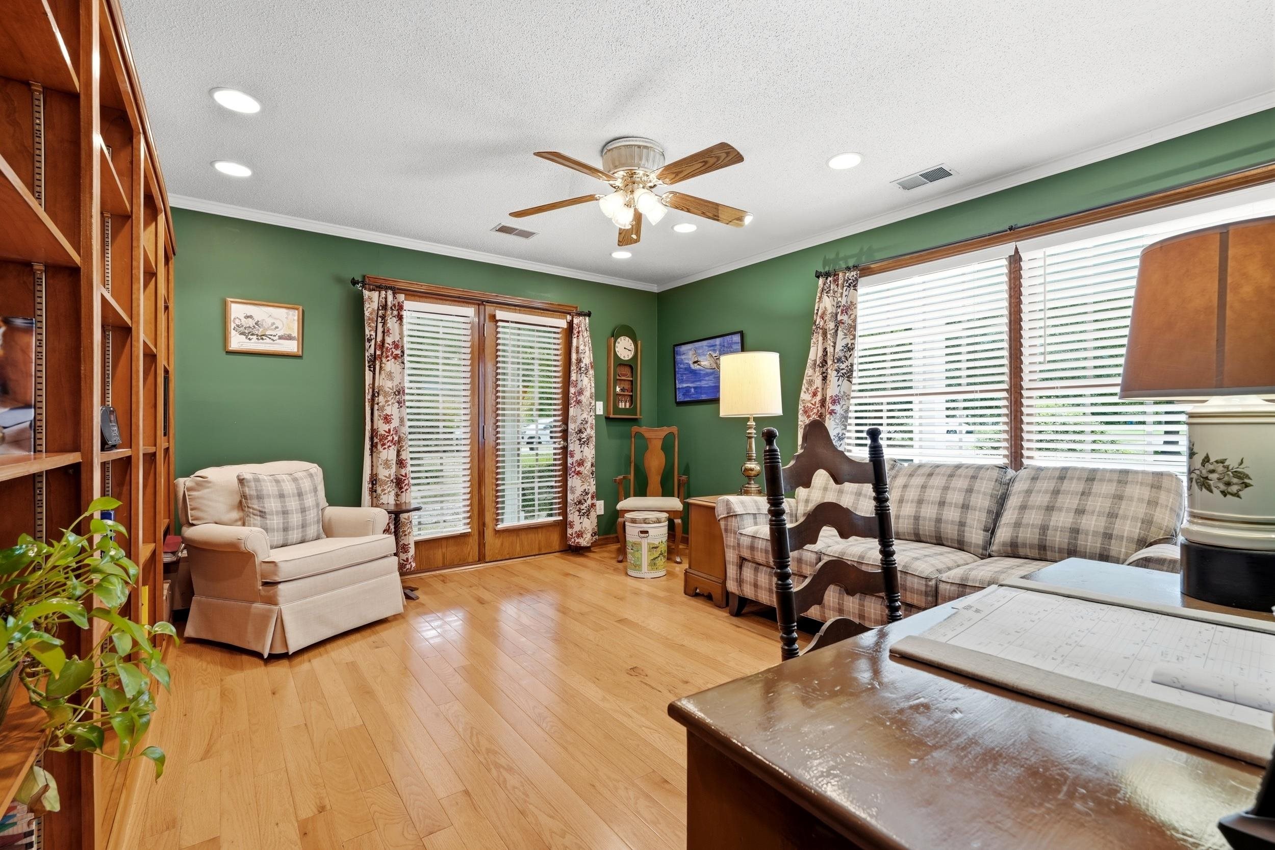 140 Windmeadows Dr. Property Photo 11