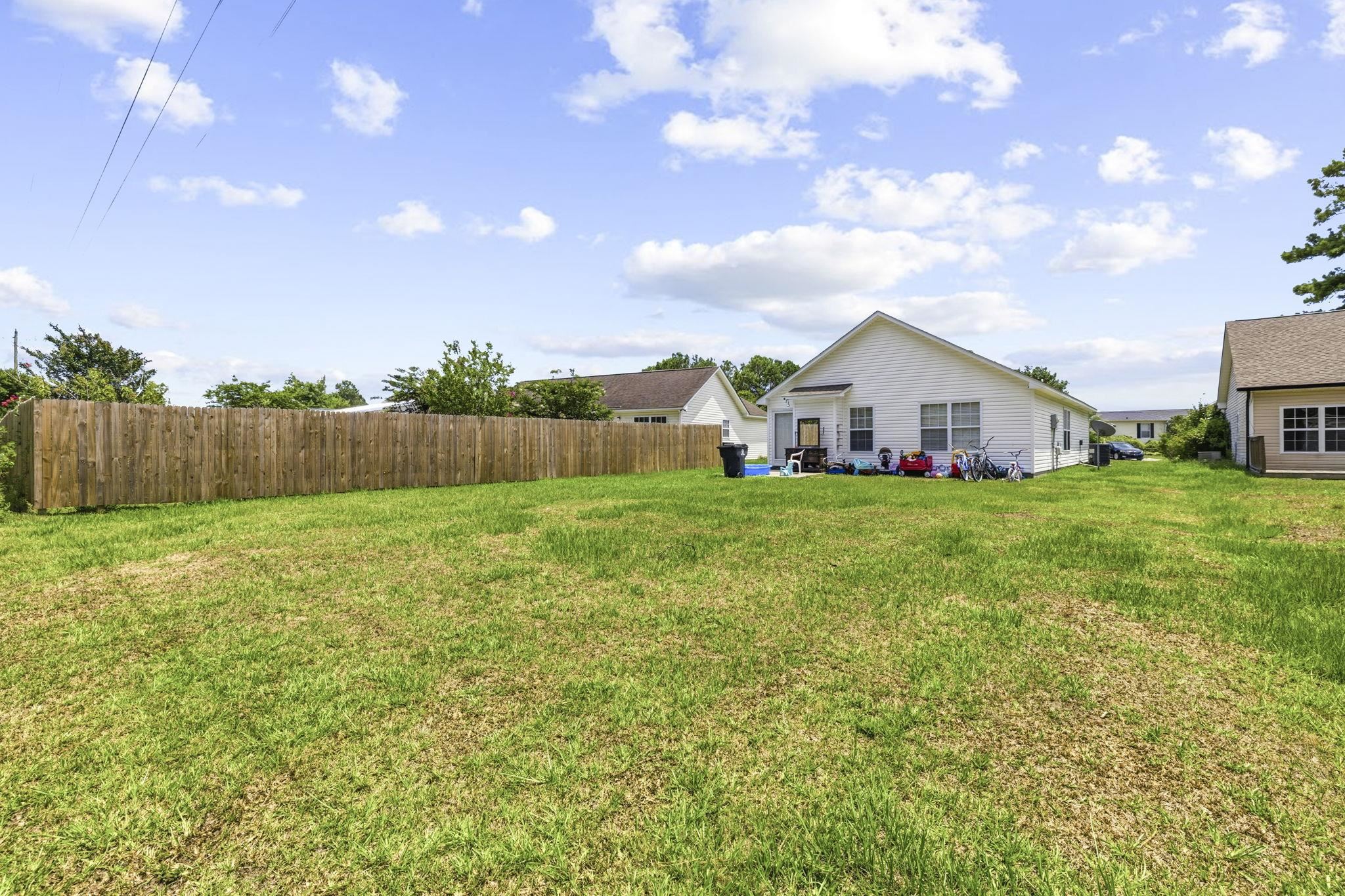 474 Andorra St. Property Photo 4