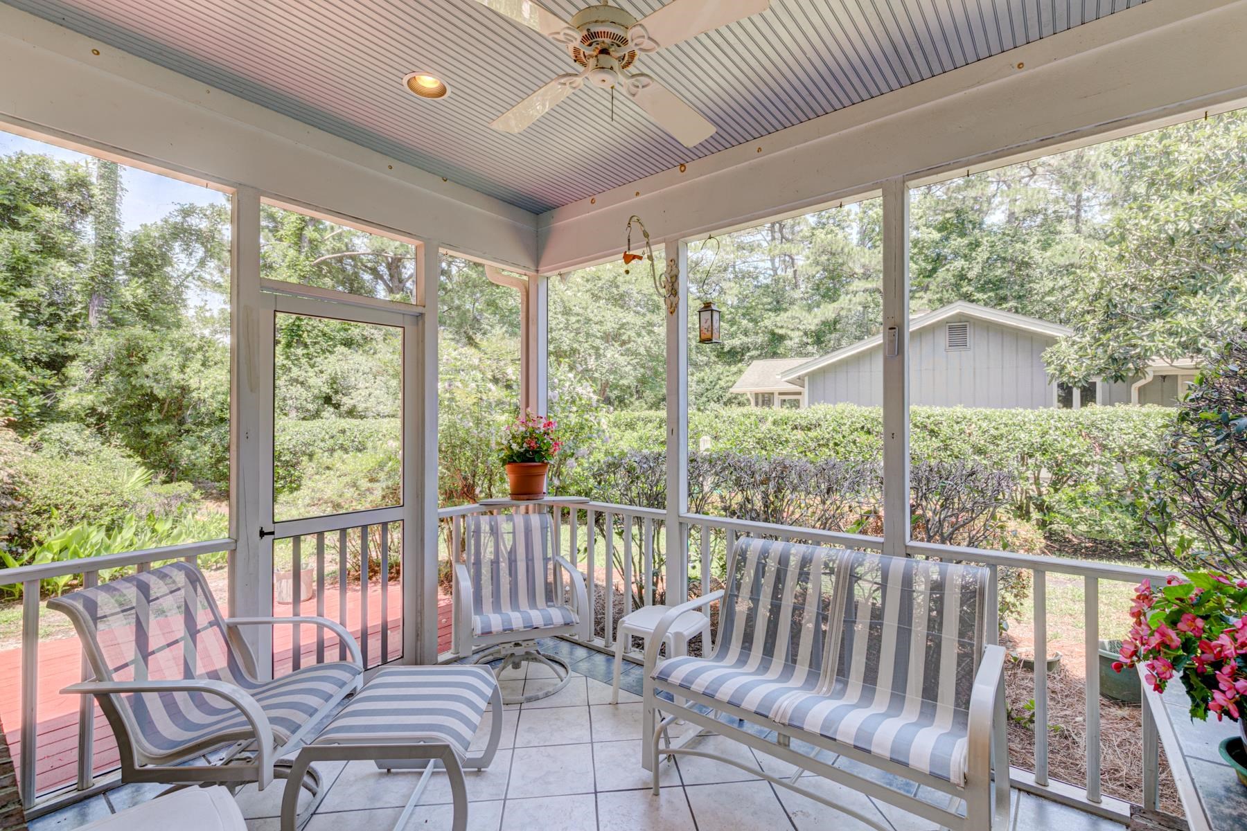 466 Country Club Dr. Property Photo 15