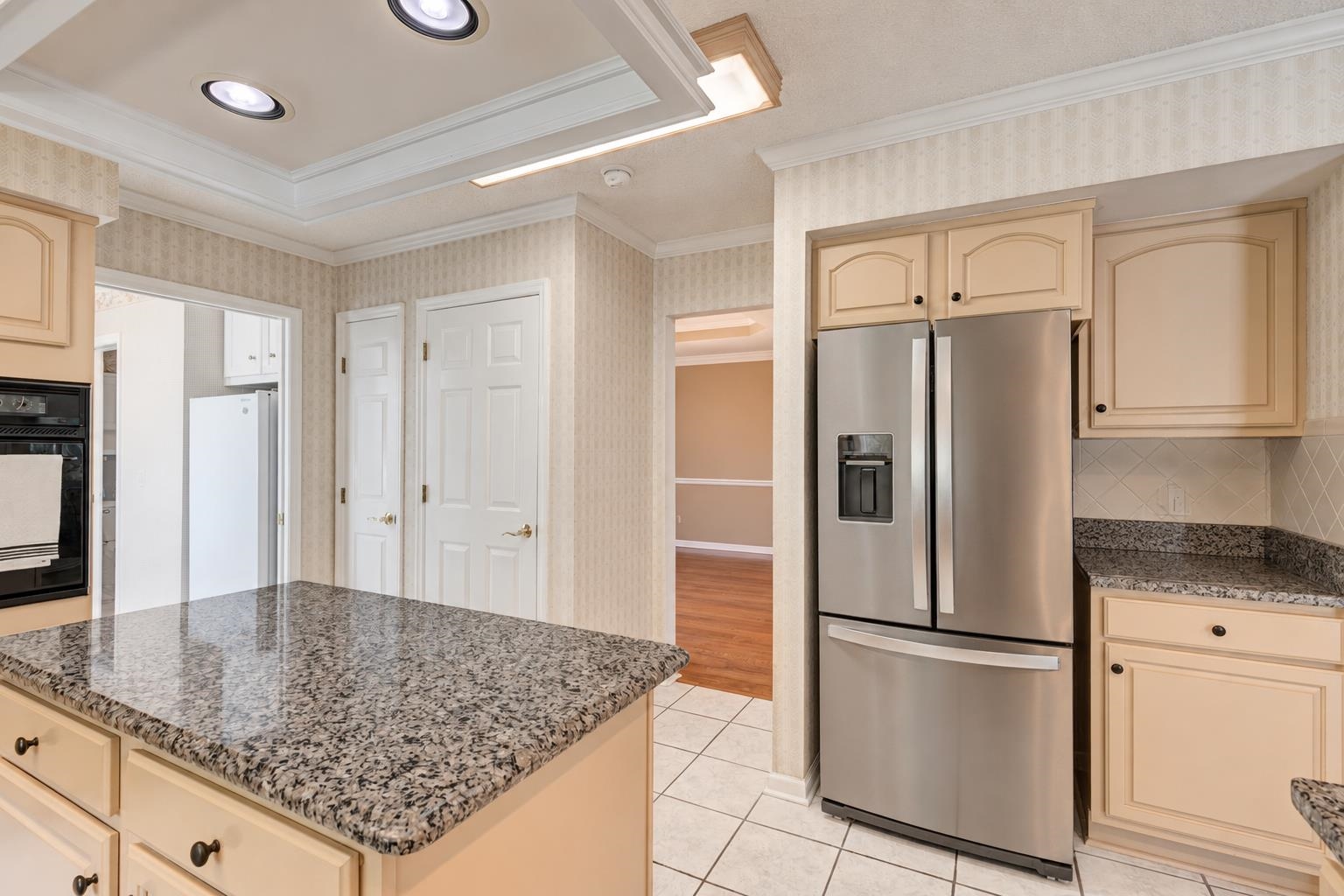 466 Country Club Dr. Property Photo 19