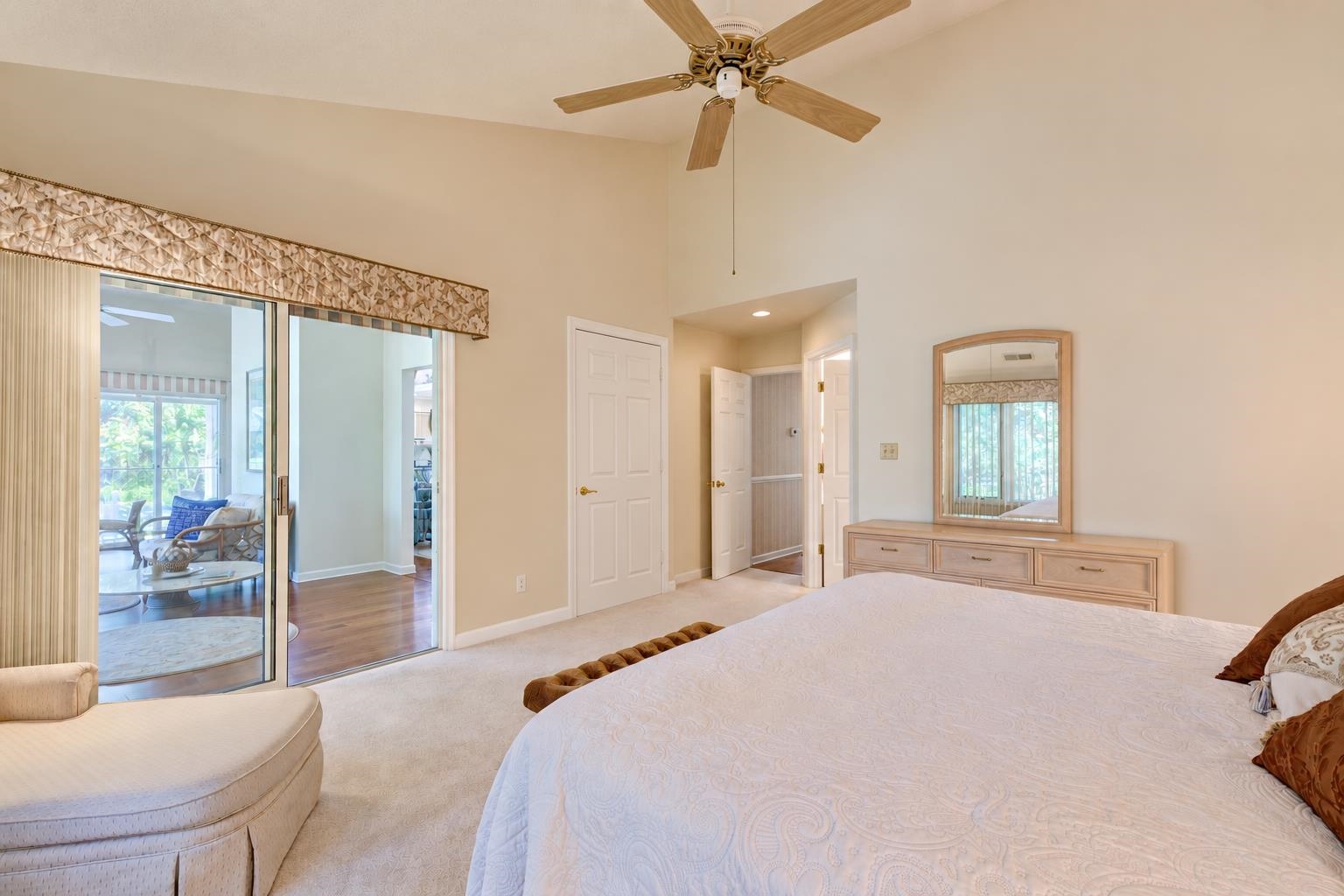 466 Country Club Dr. Property Photo 24