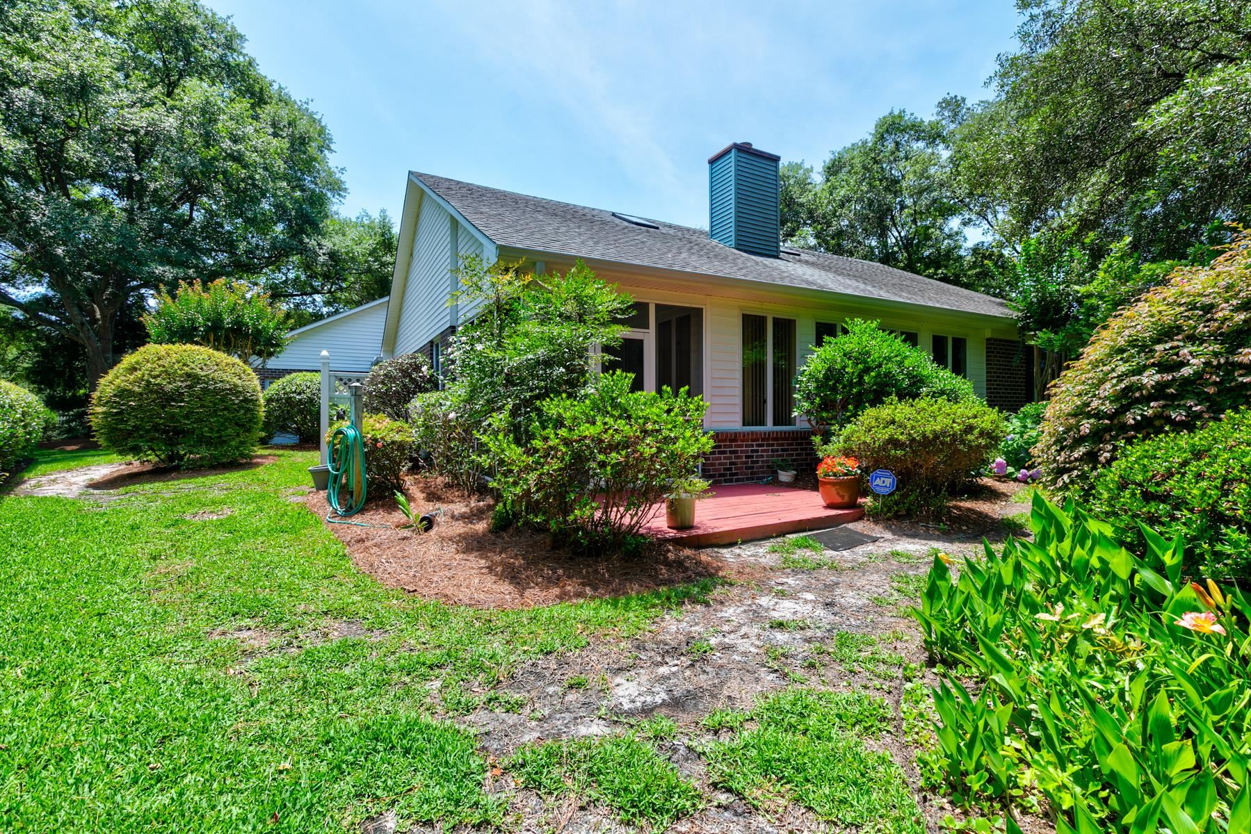 466 Country Club Dr. Property Photo 45