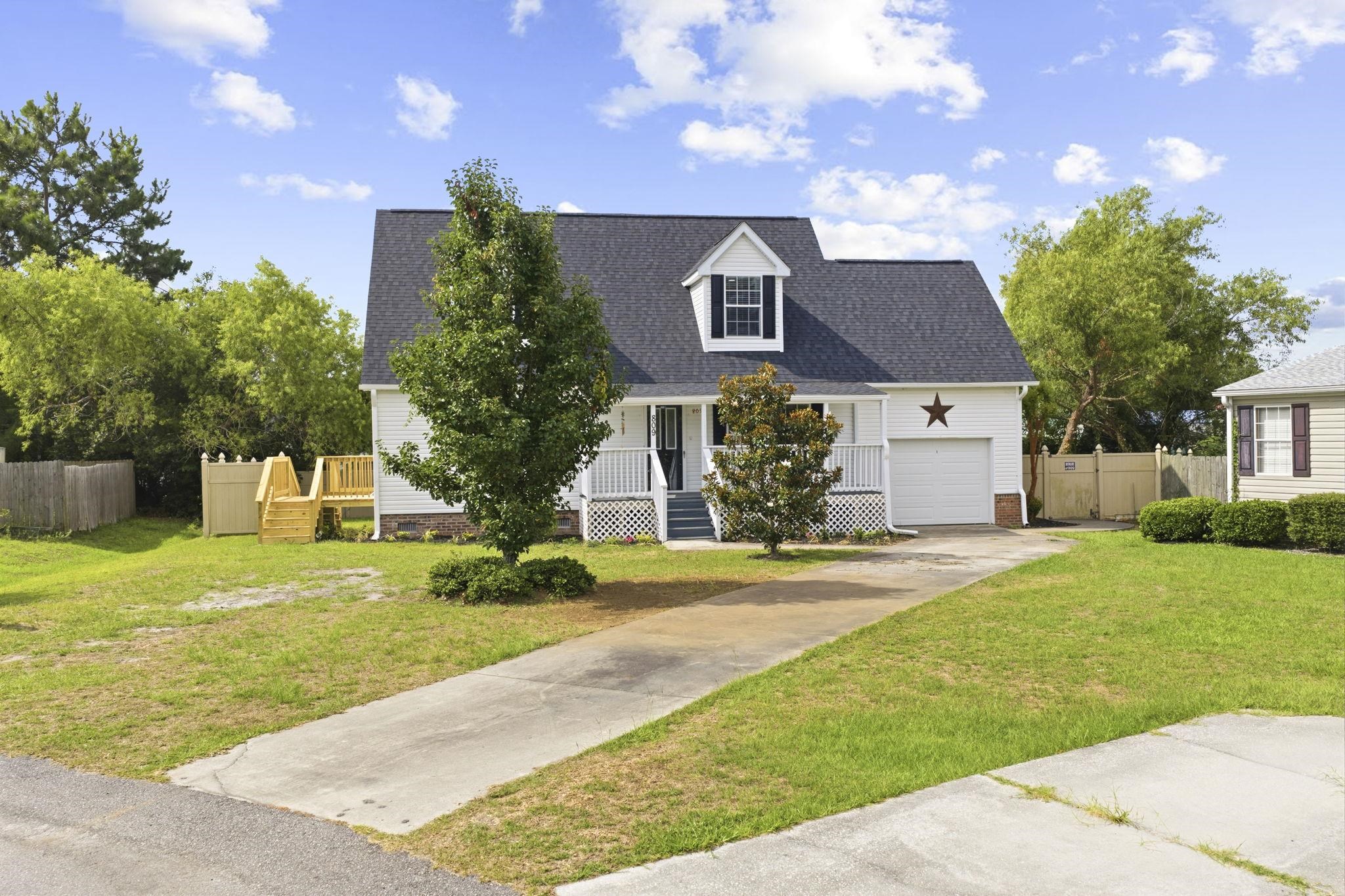 809 Larue Ct. Property Photo 1