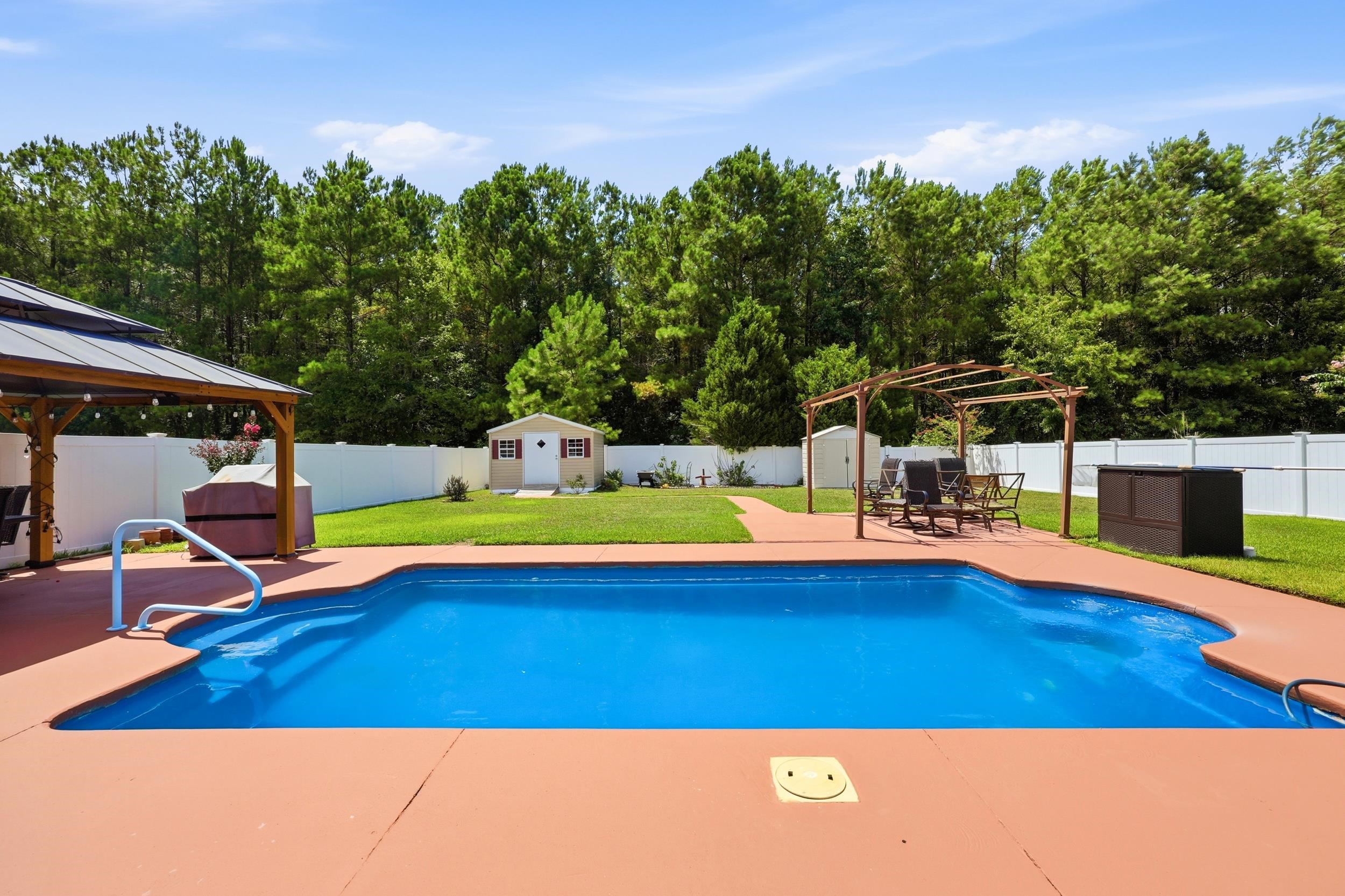 855 Wintercreeper Dr. Property Photo 30