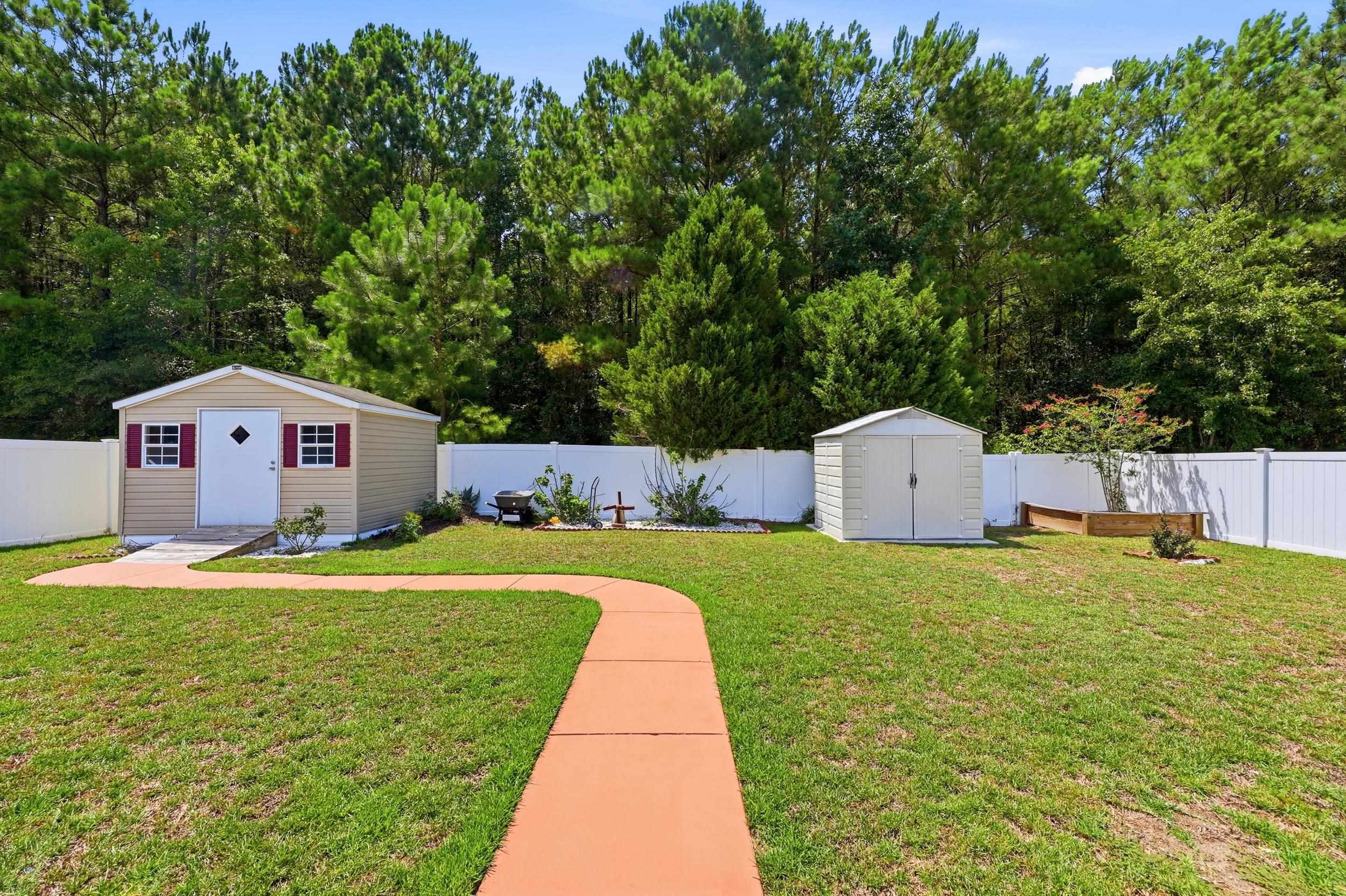 855 Wintercreeper Dr. Property Photo 35