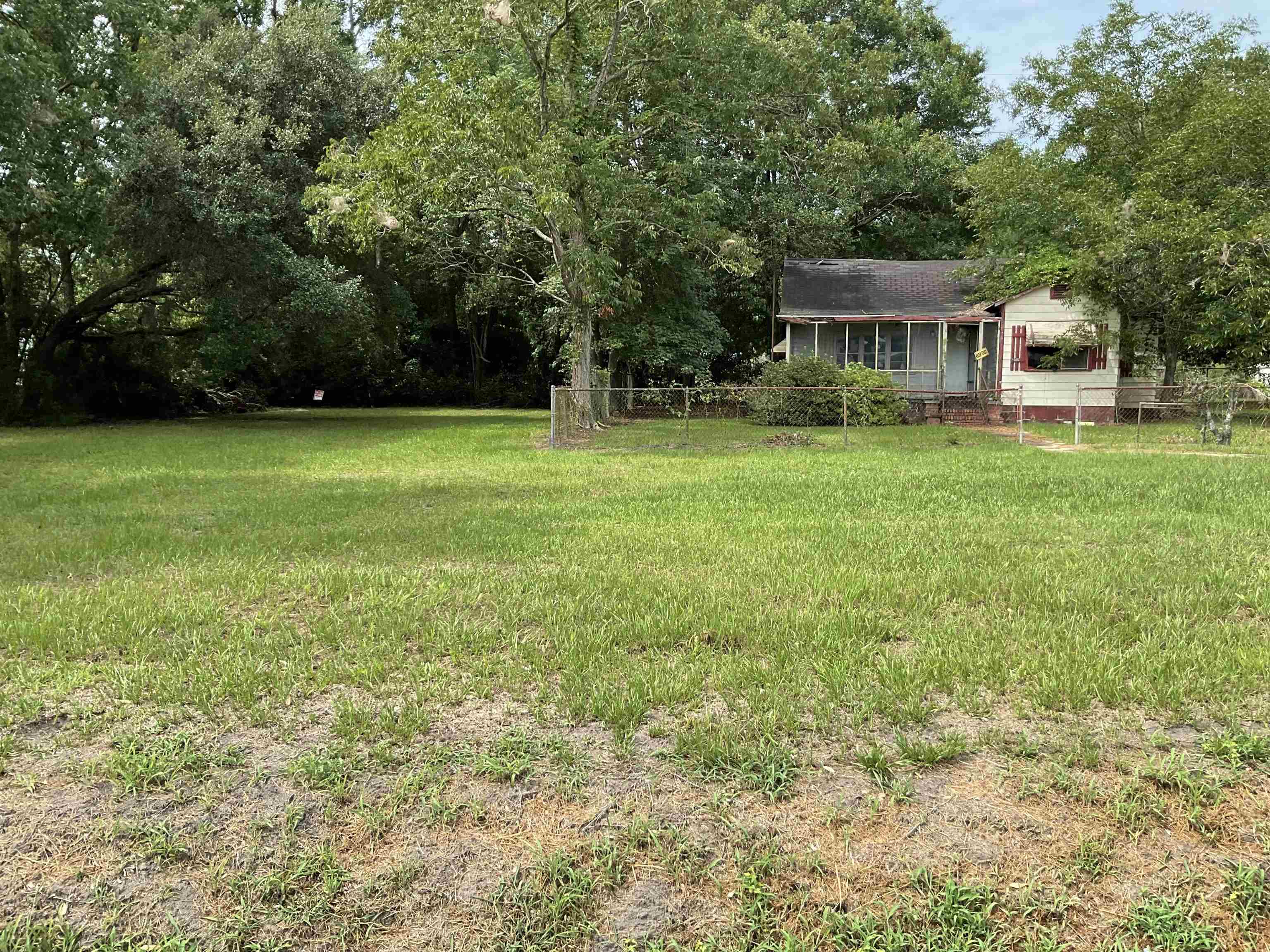 2605 Prince St. Property Photo 4