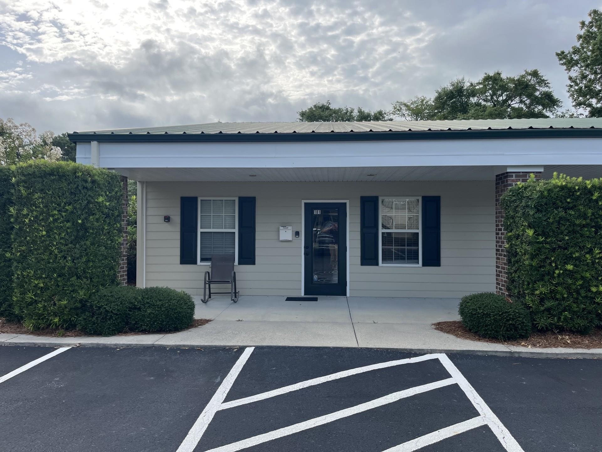 207 Commerce Dr. Property Photo 1