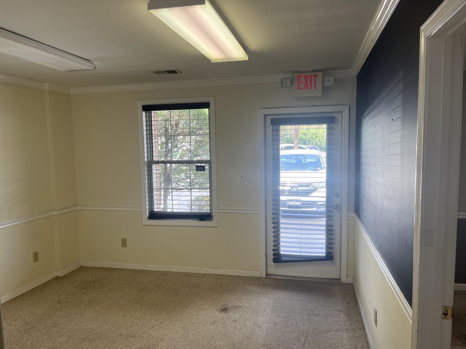 207 Commerce Dr. Property Photo 2