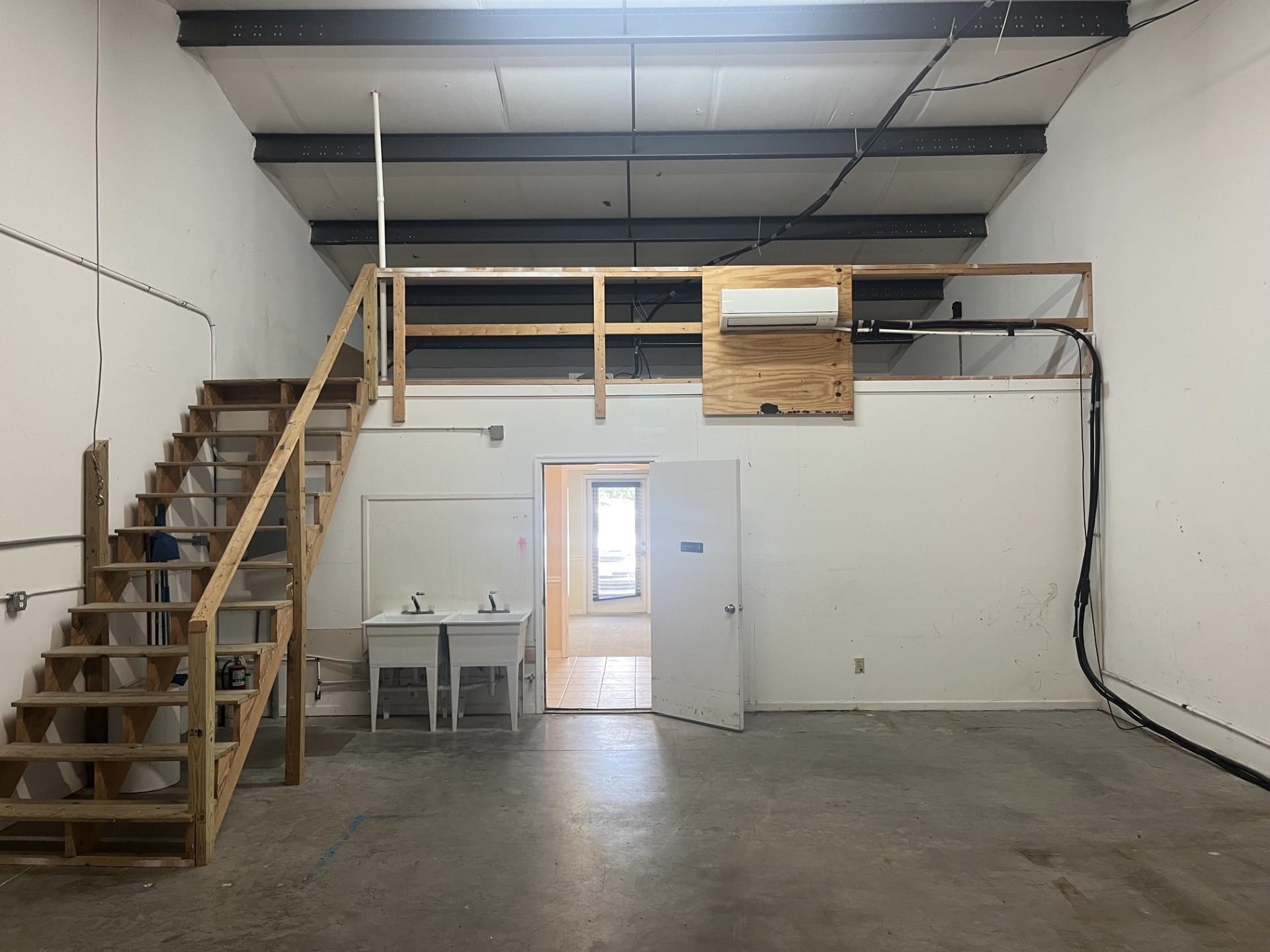 207 Commerce Dr. Property Photo 4