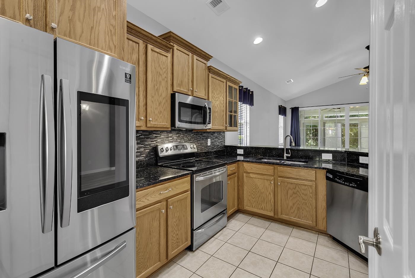 721 Bay Hill Ct. Property Photo 8
