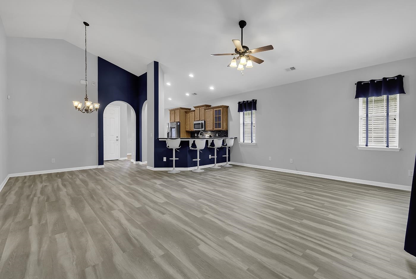 721 Bay Hill Ct. Property Photo 17