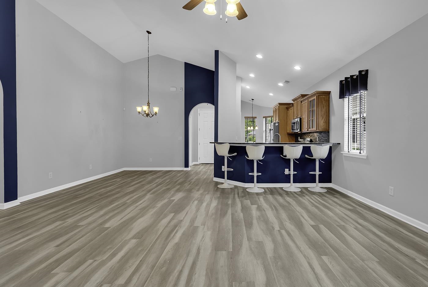 721 Bay Hill Ct. Property Photo 18