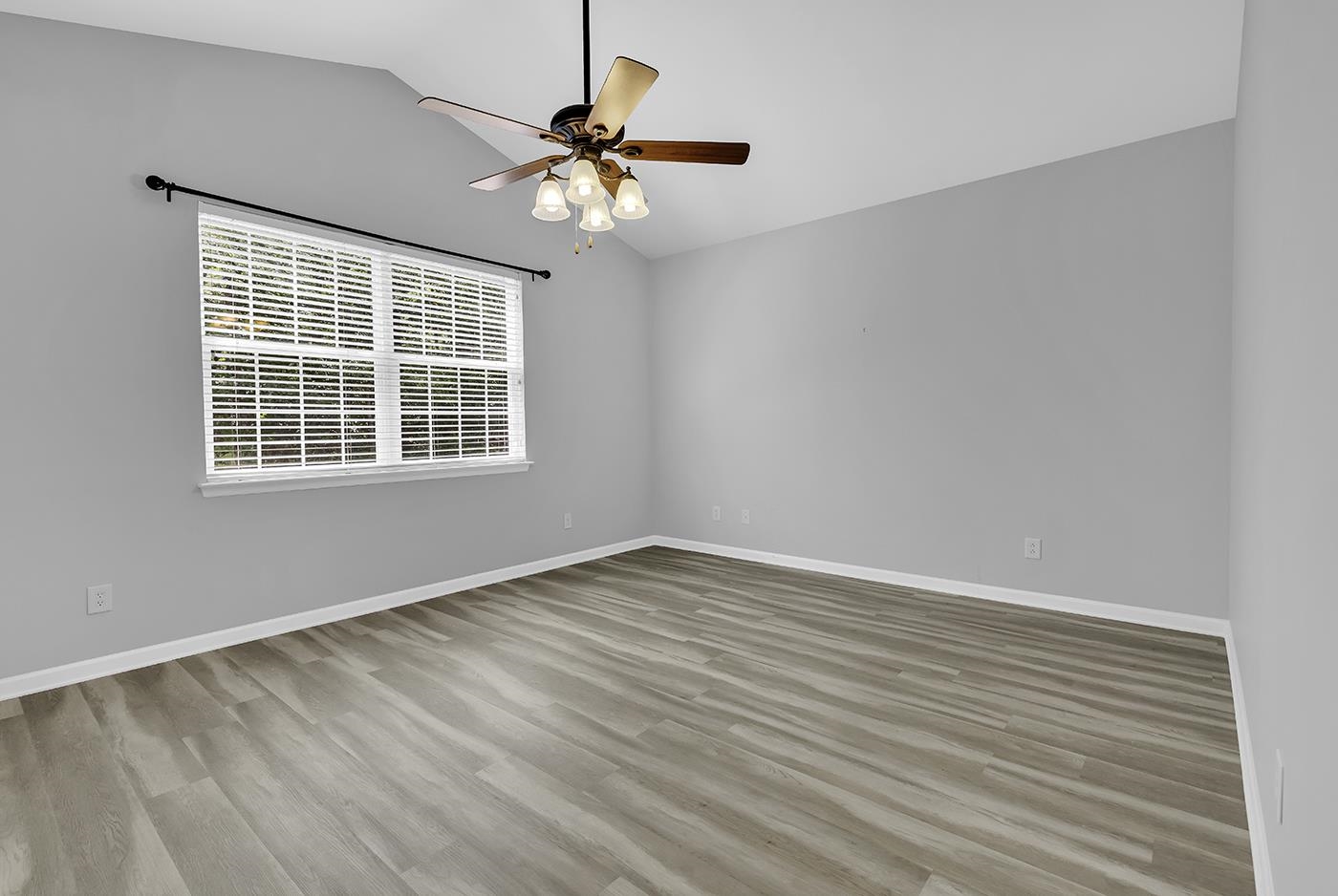 721 Bay Hill Ct. Property Photo 31
