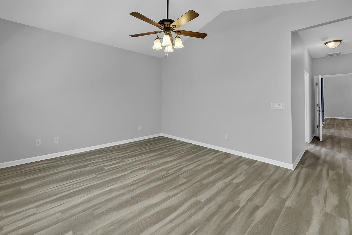 721 Bay Hill Ct. Property Photo 32