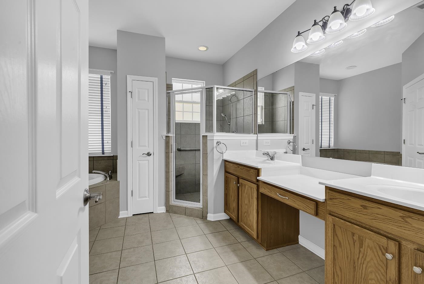 721 Bay Hill Ct. Property Photo 34