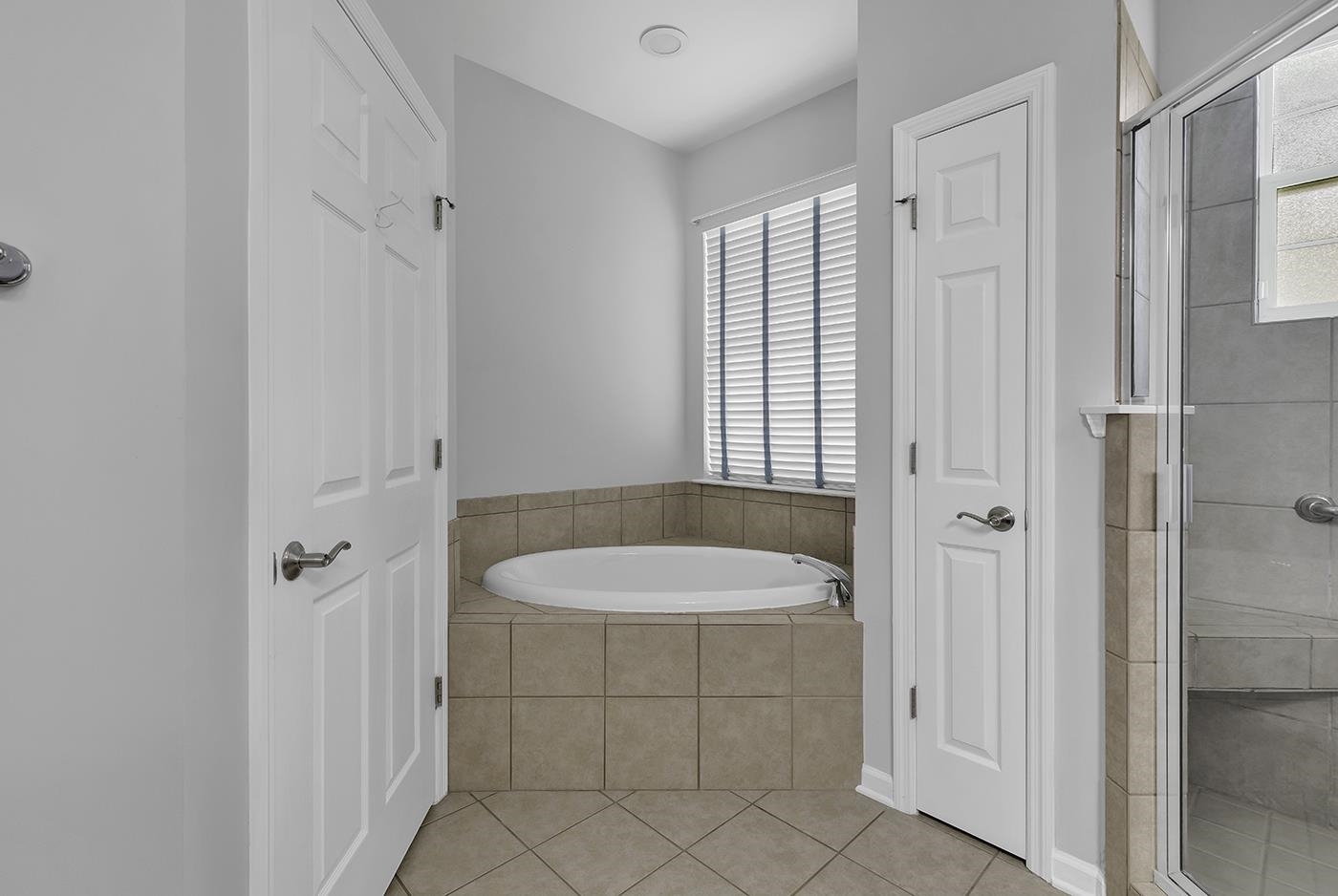 721 Bay Hill Ct. Property Photo 36