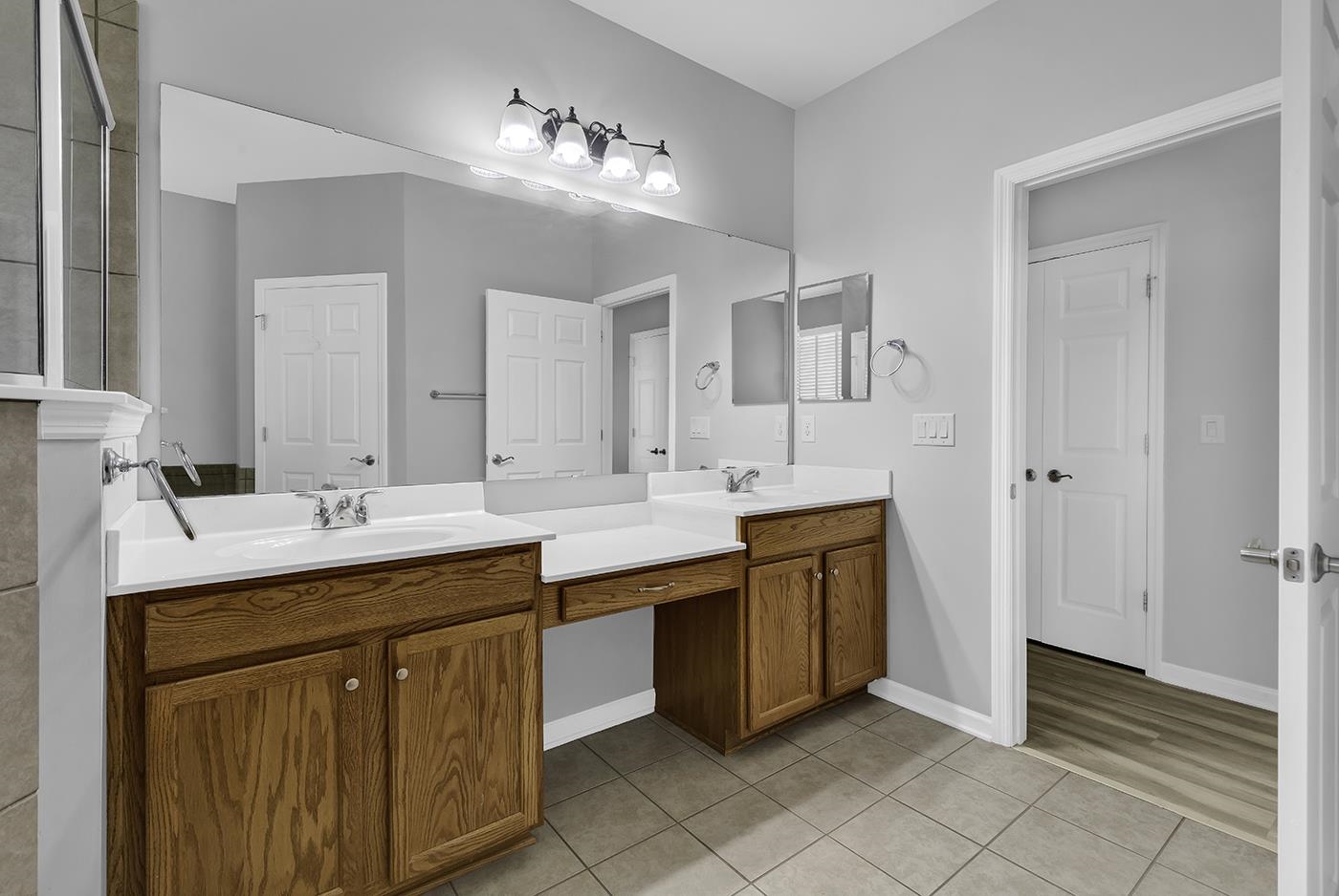 721 Bay Hill Ct. Property Photo 38