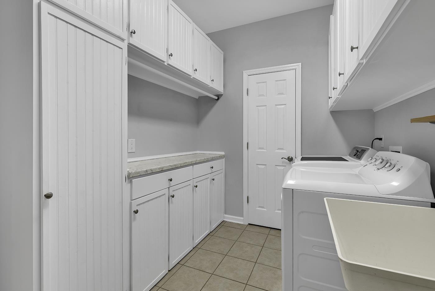 721 Bay Hill Ct. Property Photo 42