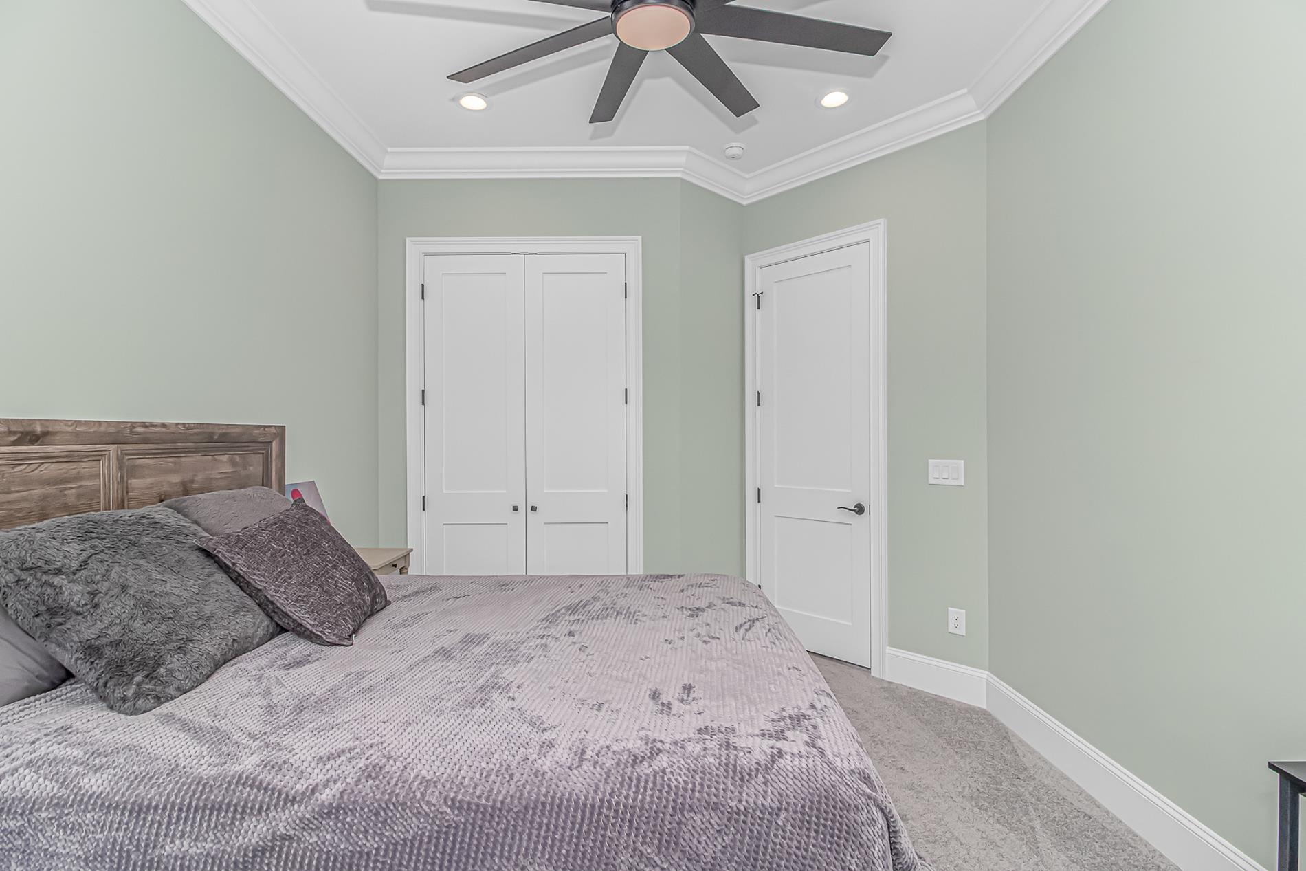 5854 Creekside Dr. Property Photo 14