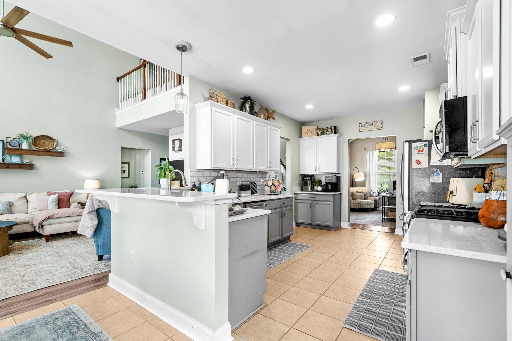 313 Deer Path Dr. Property Photo 11